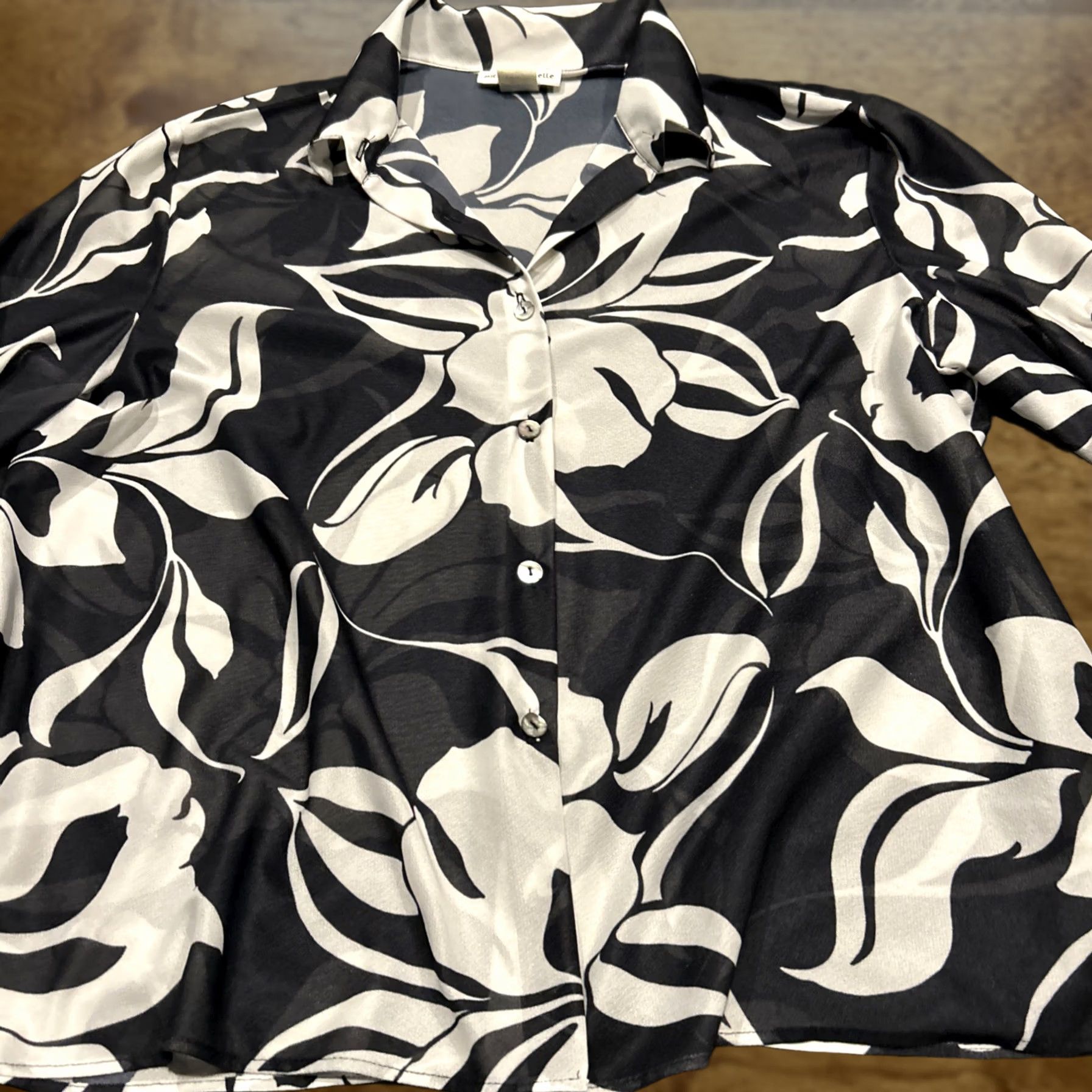 Vintage Vintage Michele Michelle Black Floral Long Sleeve Button Up Blouse XL B27 Size XL / US 12-14 / IT 48-50 - 1 Thumbnail