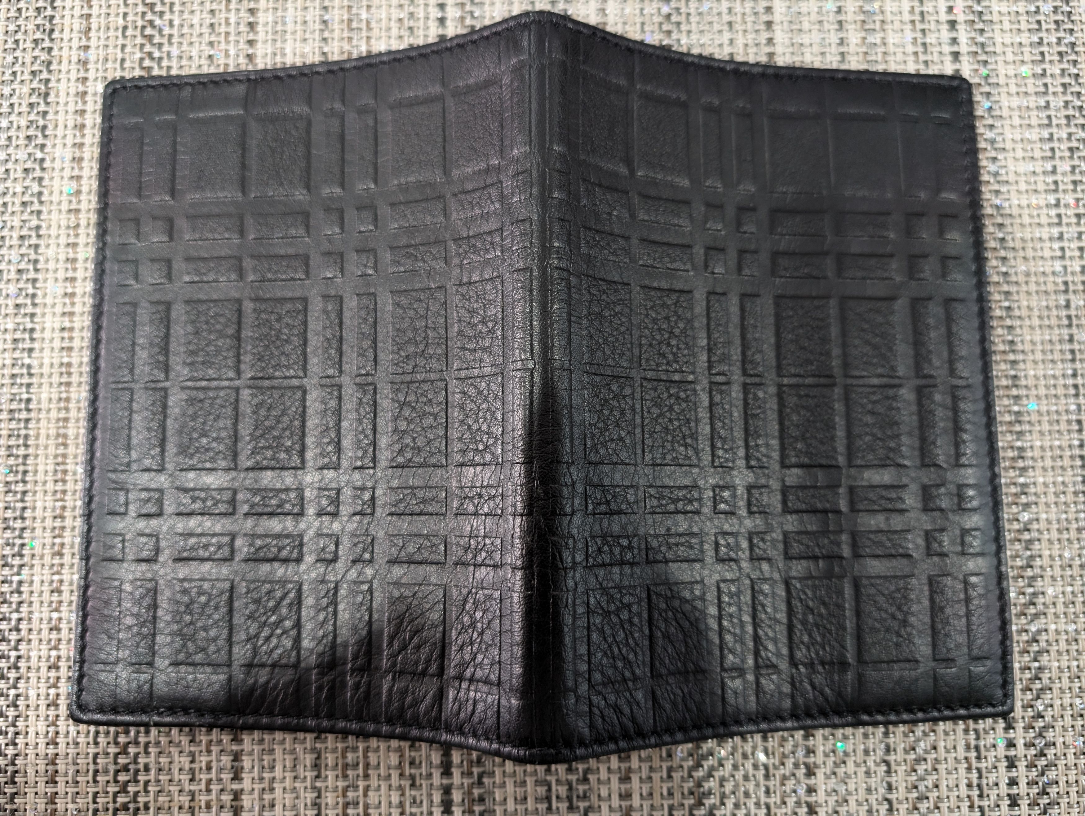 Burberry Burberry Embossed Leather Passport Holder Size ONE SIZE - 3 Thumbnail