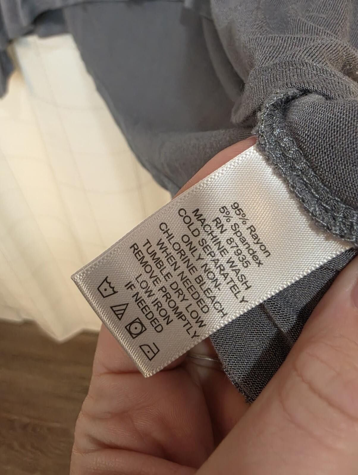 Other LOGO Asymmetrical Hem Top Size XL / US 12-14 / IT 48-50 - 2 Thumbnail