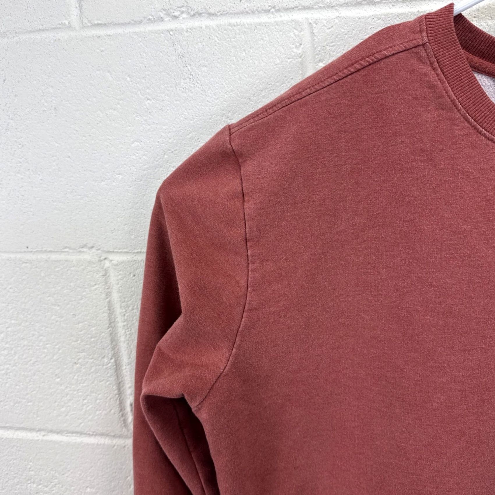Patagonia Patagonia Mens Large P-6 Label Midweight Crew Sweatshirt Rosehip Red 39486 Size US L / EU 52-54 / 3 - 4 Thumbnail