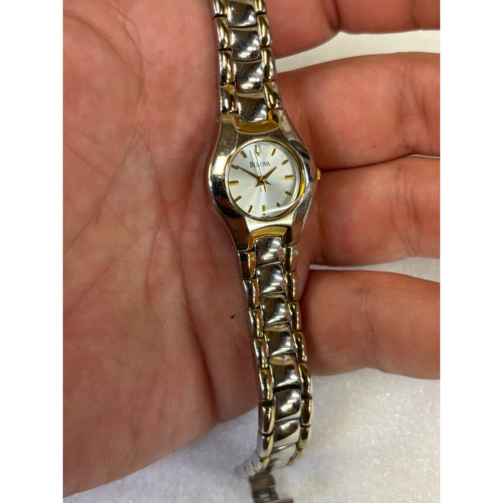 Bulova Bulova Silver Dial 2-Tone Women’s Watch! New Battery! Size ONE SIZE - 4 Thumbnail