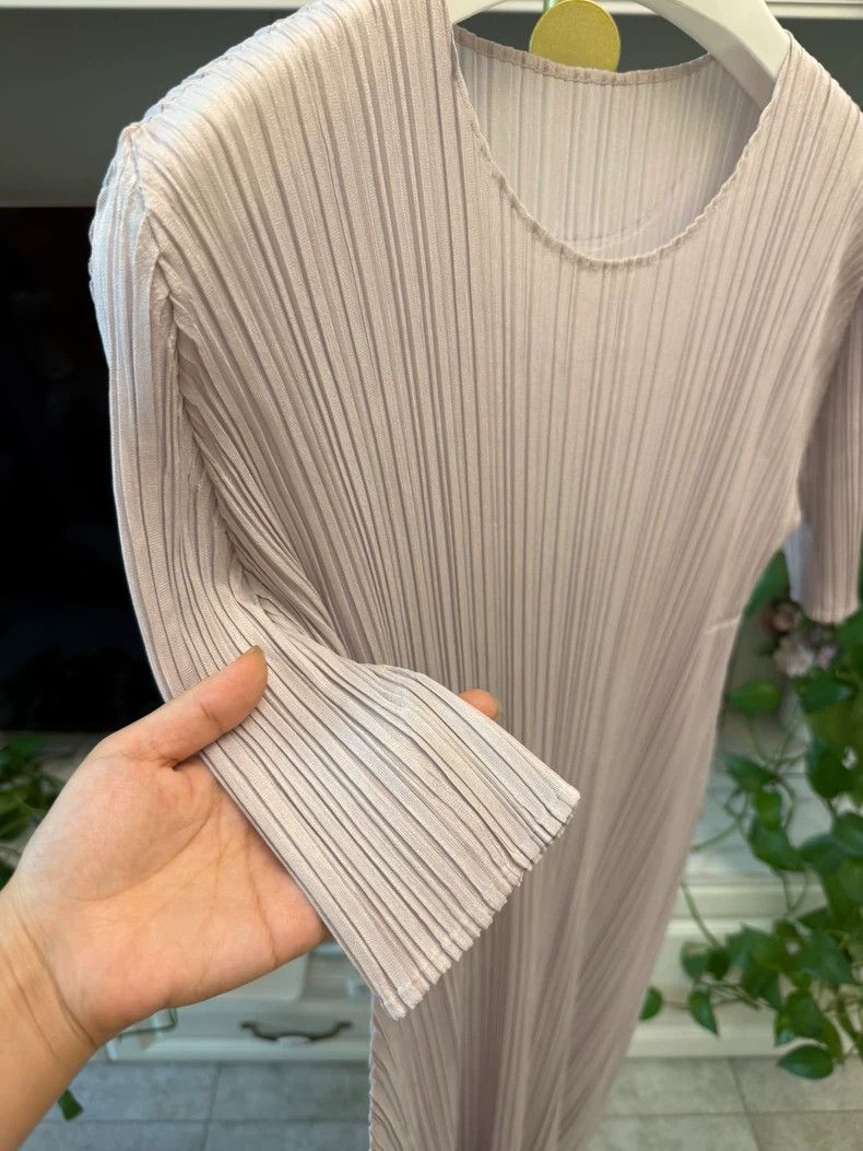 Issey Miyake Issey Miyake size:4 Beige pleated dress Size XS / US 0-2 / IT 36-38 - 2 Thumbnail