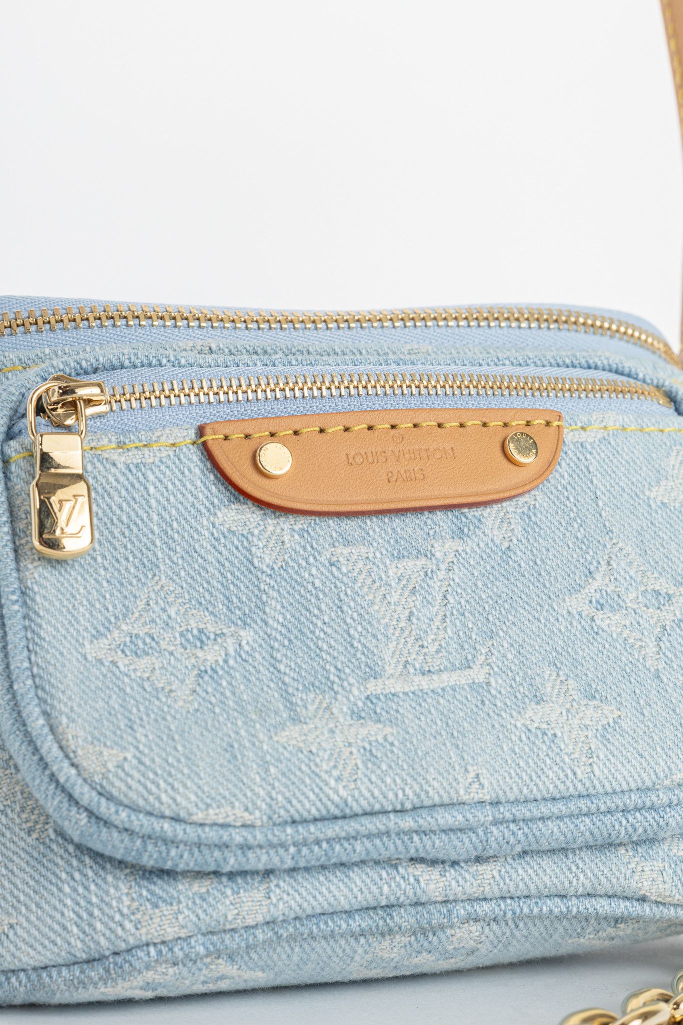 Louis Vuitton Louis Vuitton Sky Blue Monogram Denim Mini Bumbag Size ONE SIZE - 7 Thumbnail