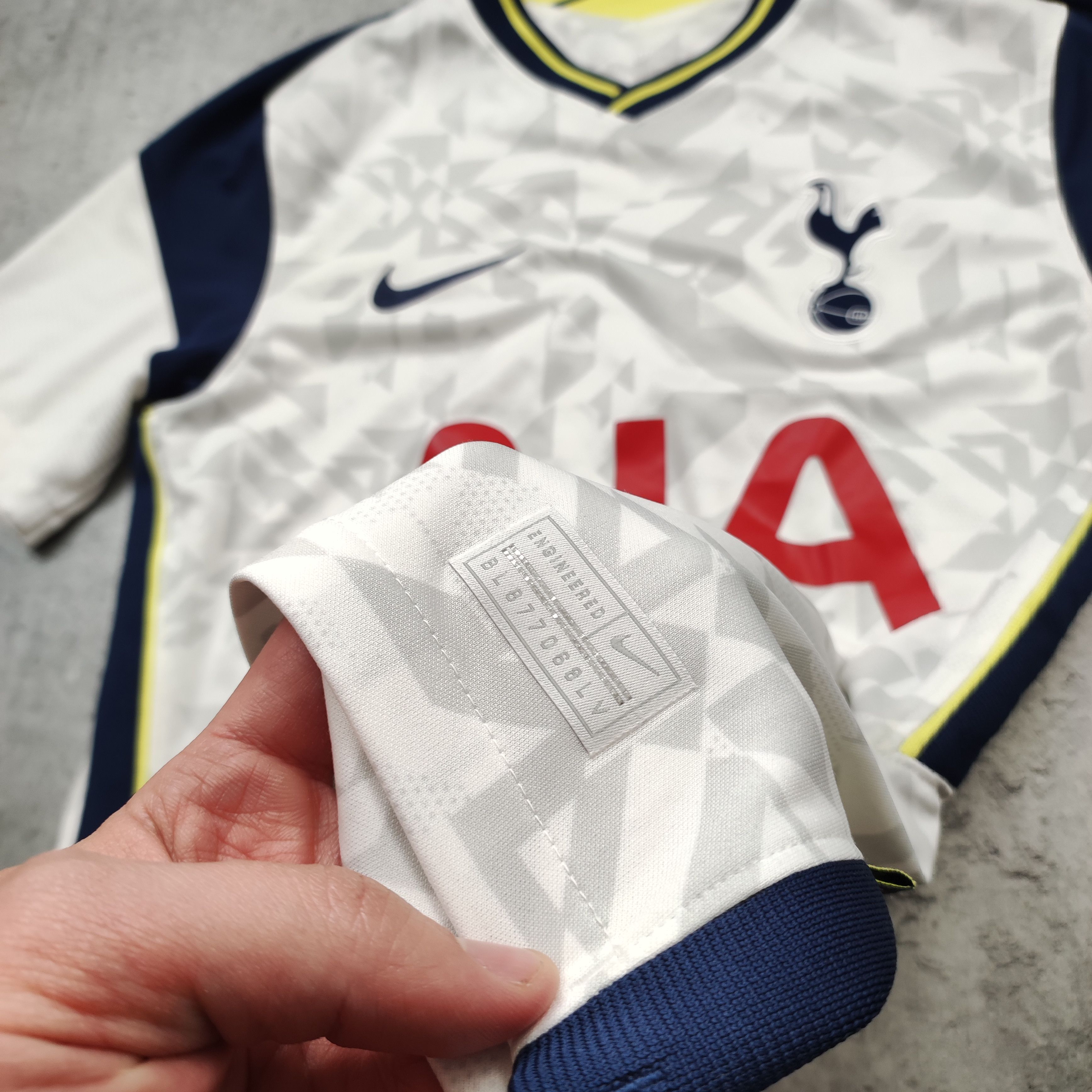 Nike Rare Tottenham London 2021 Nike Home Football Jersey Size US S / EU 44-46 / 1 - 5 Thumbnail
