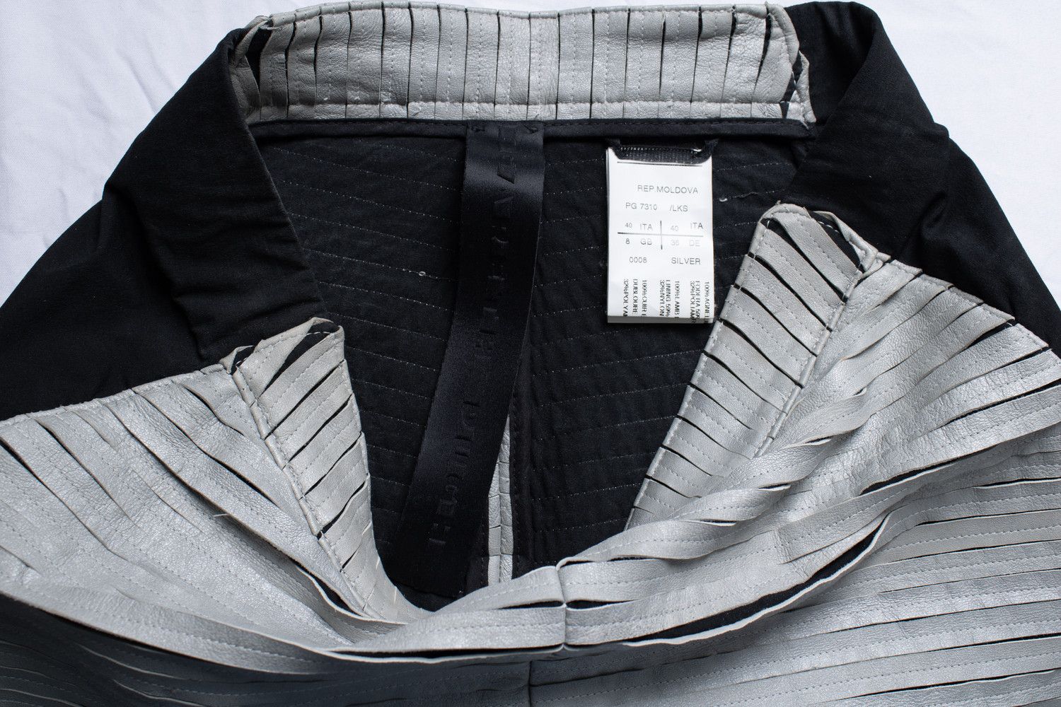 Gareth Pugh Gareth Pugh, leather and nylon leggings Size 27" / US 4 / IT 40 - 8 Thumbnail