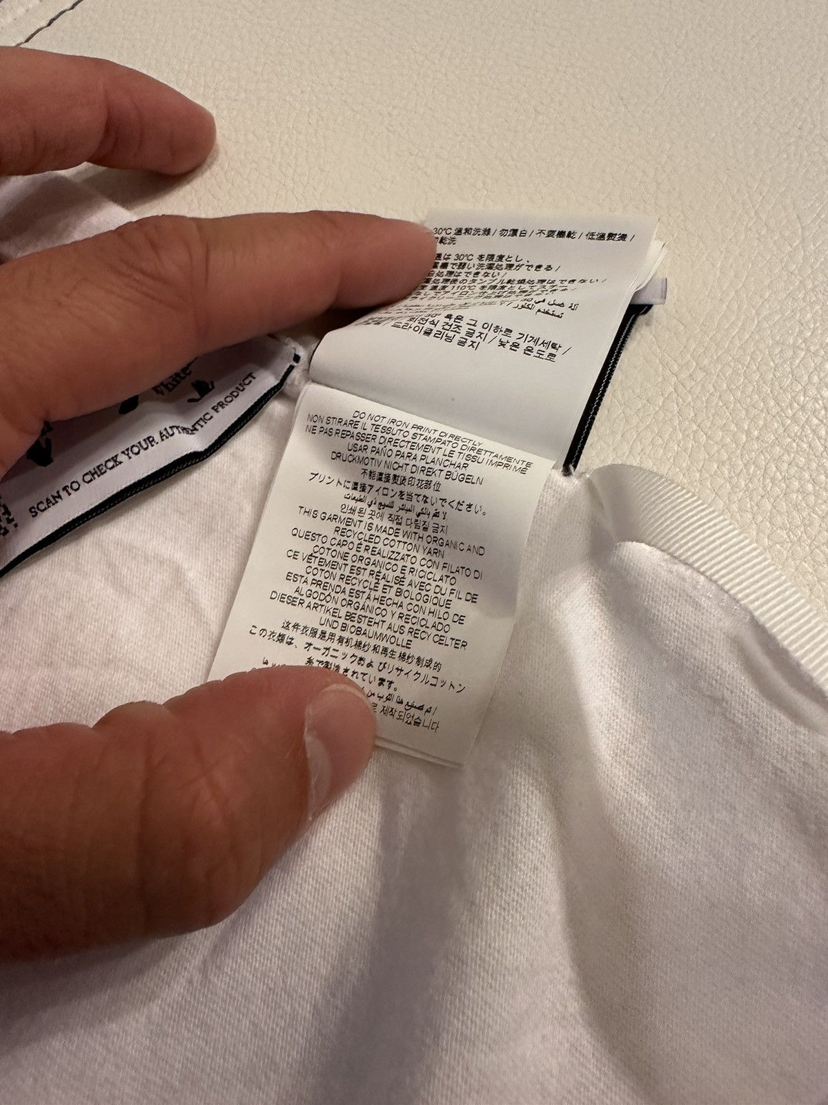 Off-White Off White Graffiti Logo Tee Size US L / EU 52-54 / 3 - 22 Thumbnail