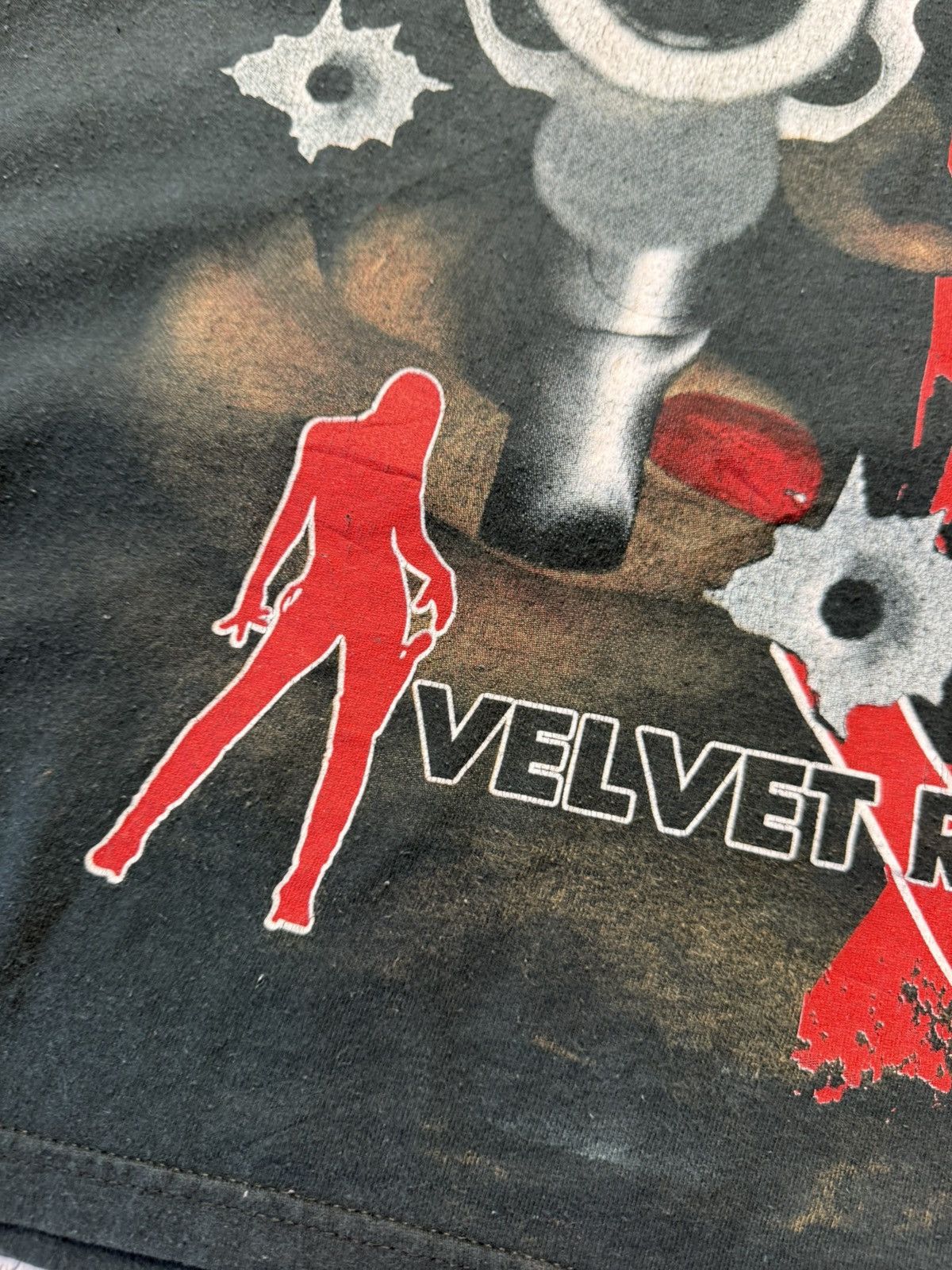 Band Tees Vintage Contraband Velvet Revolver Tour’05 T Shirt Size US XL / EU 56 / 4 - 7 Thumbnail