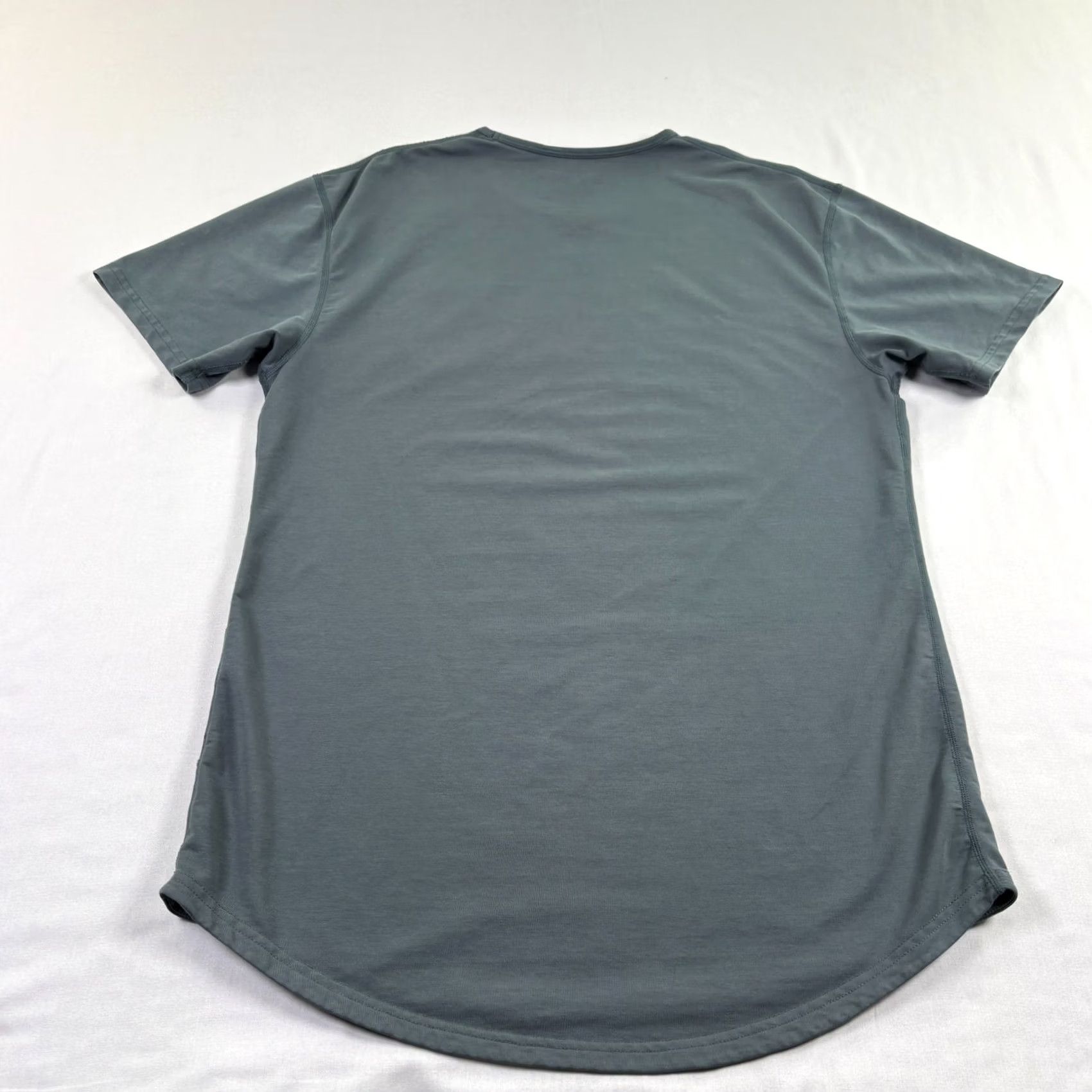 Asics BYLT Basics Shirt Mens M Gray Drop Cut Crew Neck Stretch Athleisure Pocket Shirt Mens Gray BYLT Basics Pocket Crew Neck Short Sleeve T-Shirt Size US M / EU 48-50 / 2 - 7 Thumbnail