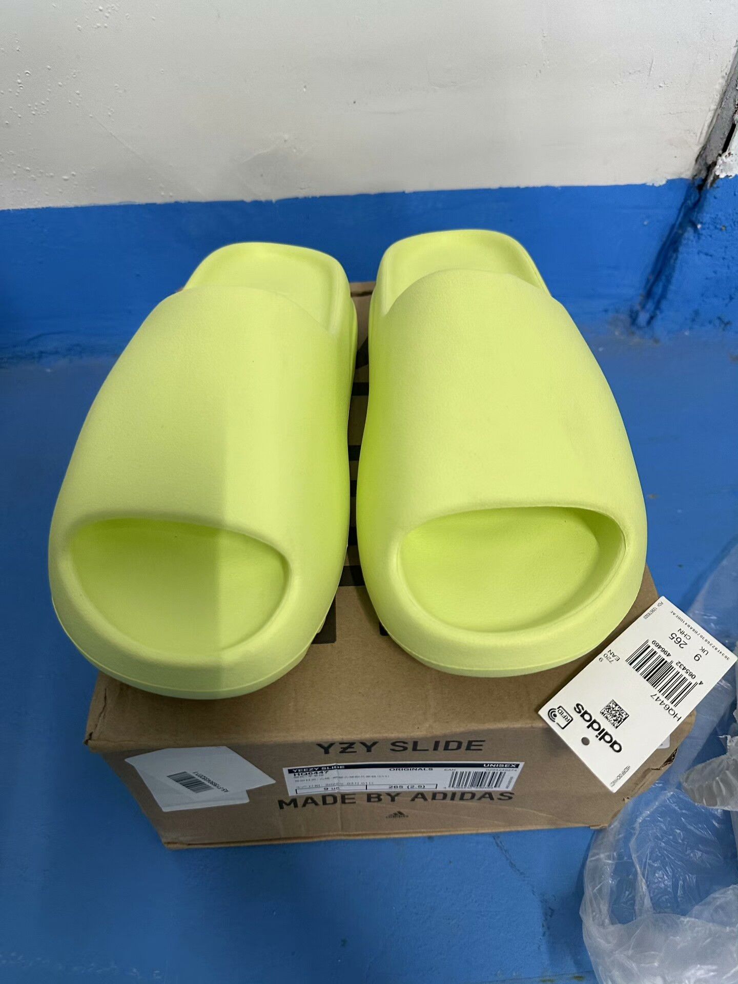 Yeezy Yeezy Glow Green Lowtop Sneakers 9 Men Size US 9 / EU 42 - 1 Thumbnail