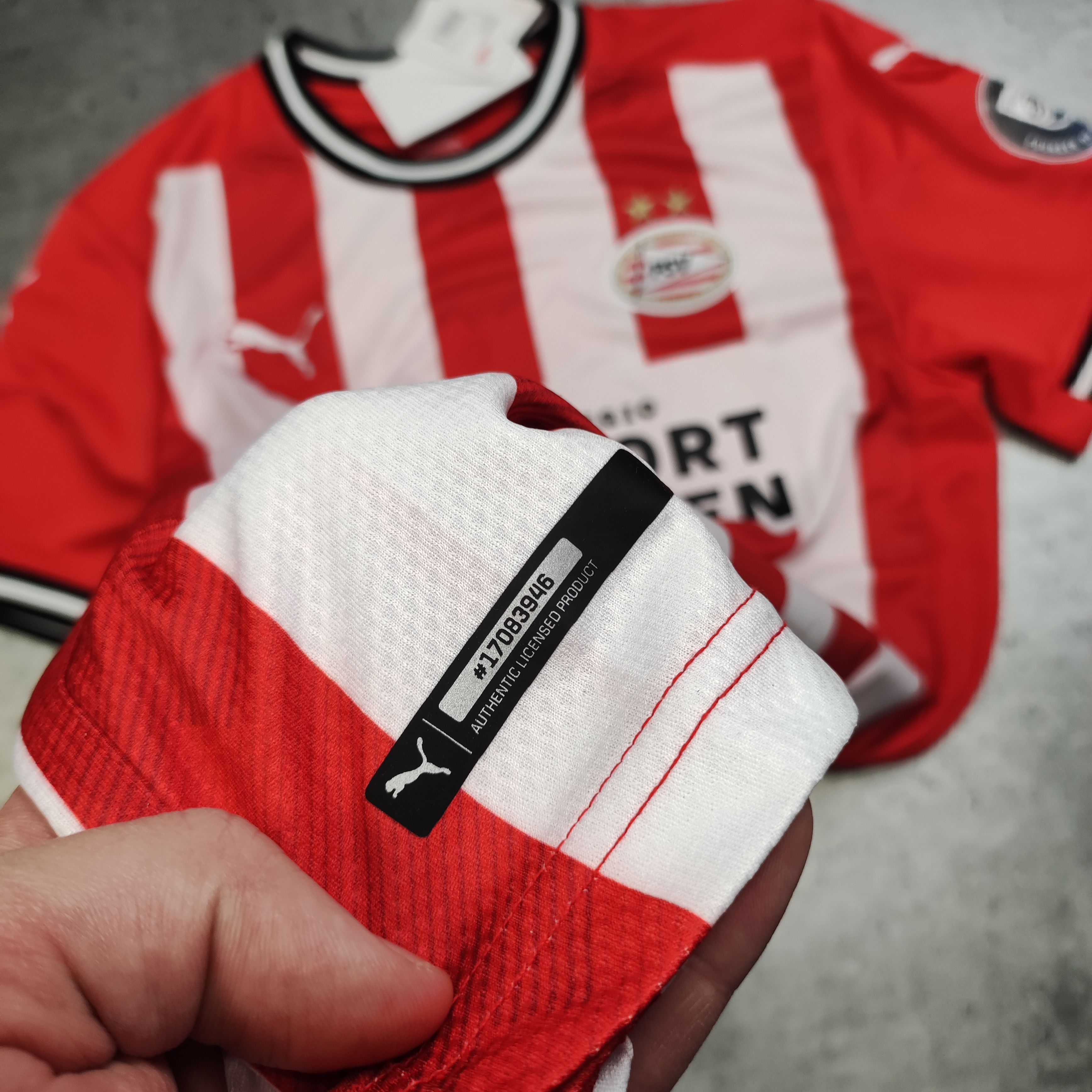Vintage RARE Football Soccer PSV Eindhoven Puma Home Jersey Size US S / EU 44-46 / 1 - 7 Thumbnail