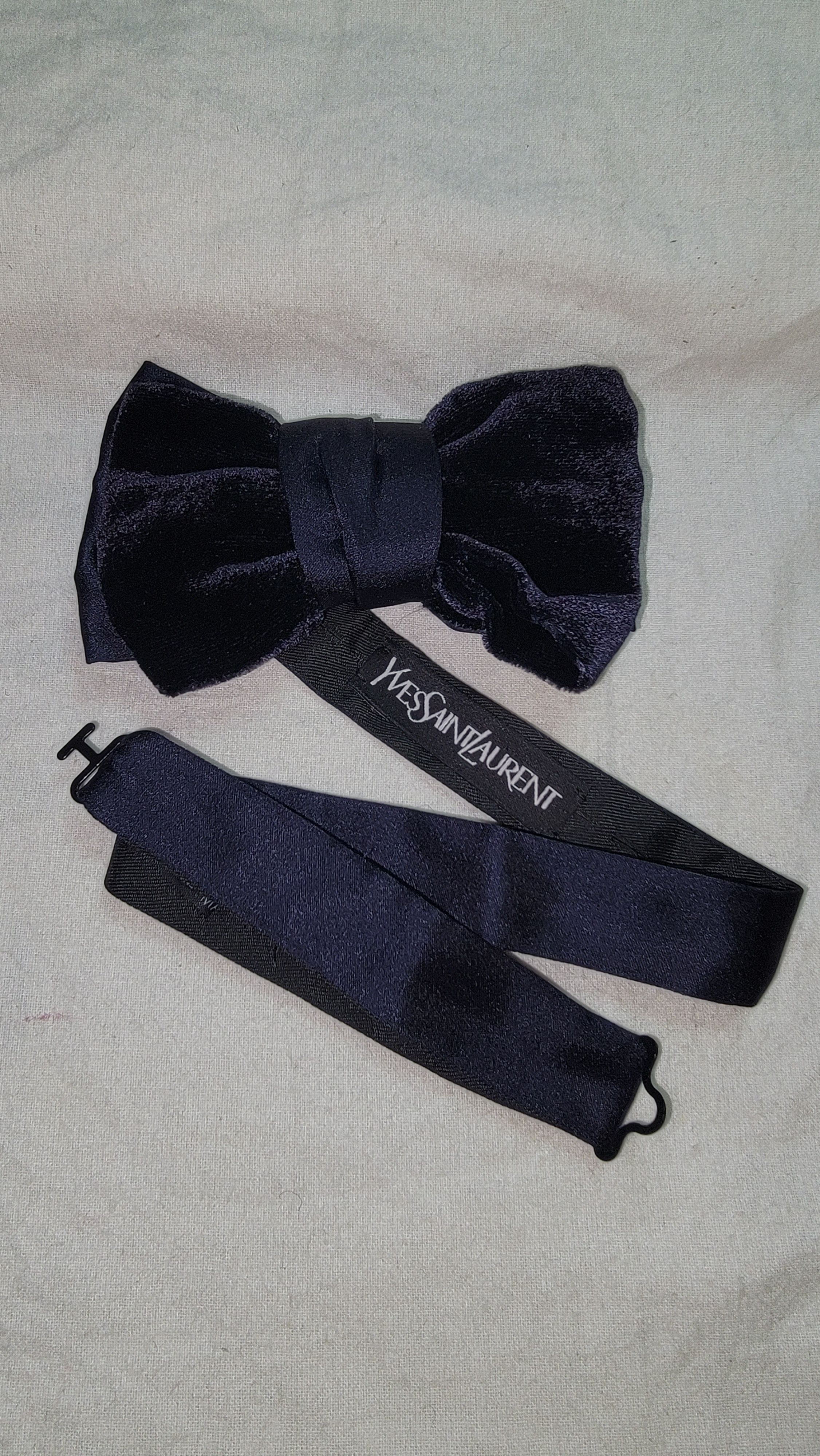 Yves Saint Laurent Vintage Yves Saint Laurent contrasting satin bow tie Size ONE SIZE - 1 Thumbnail
