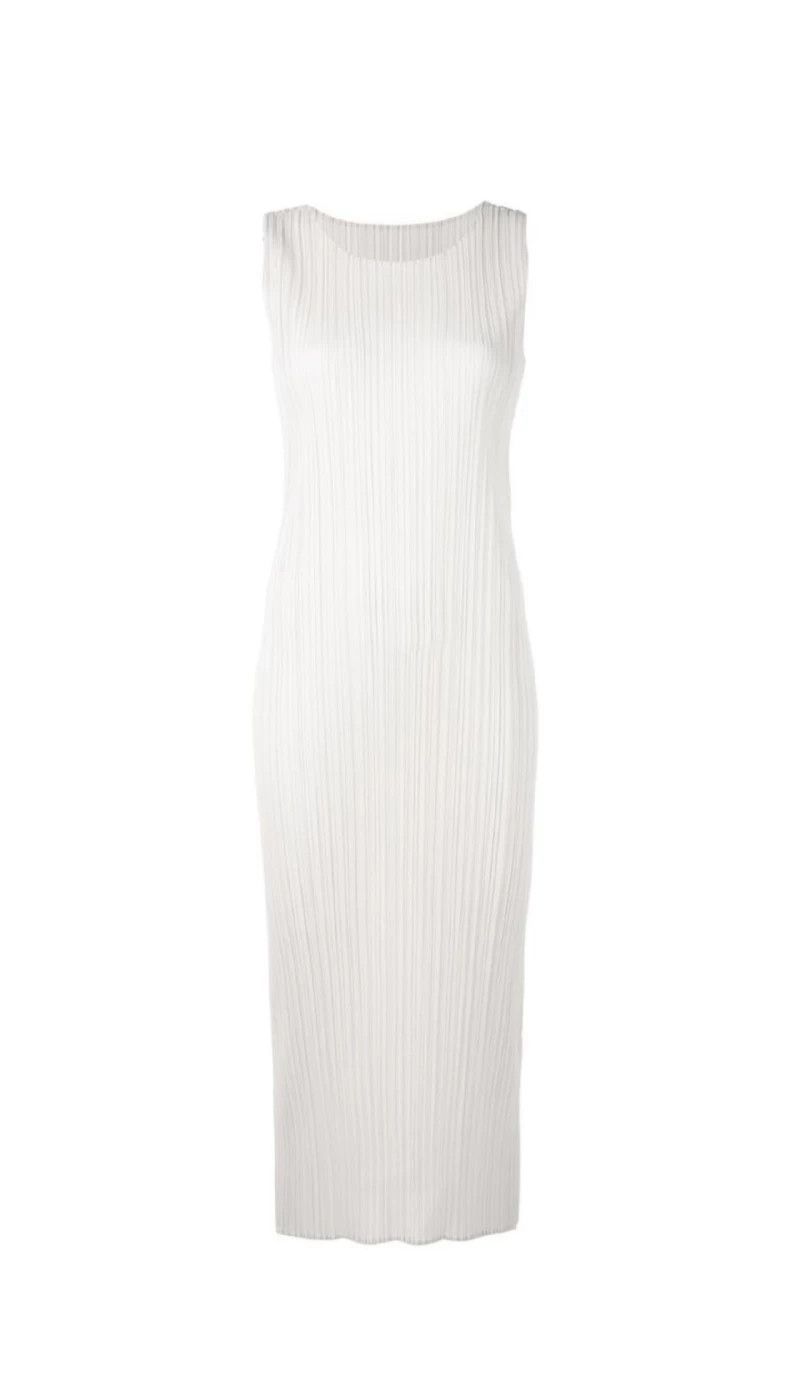 Issey Miyake size:3 White pleated basic round-neck sleevel