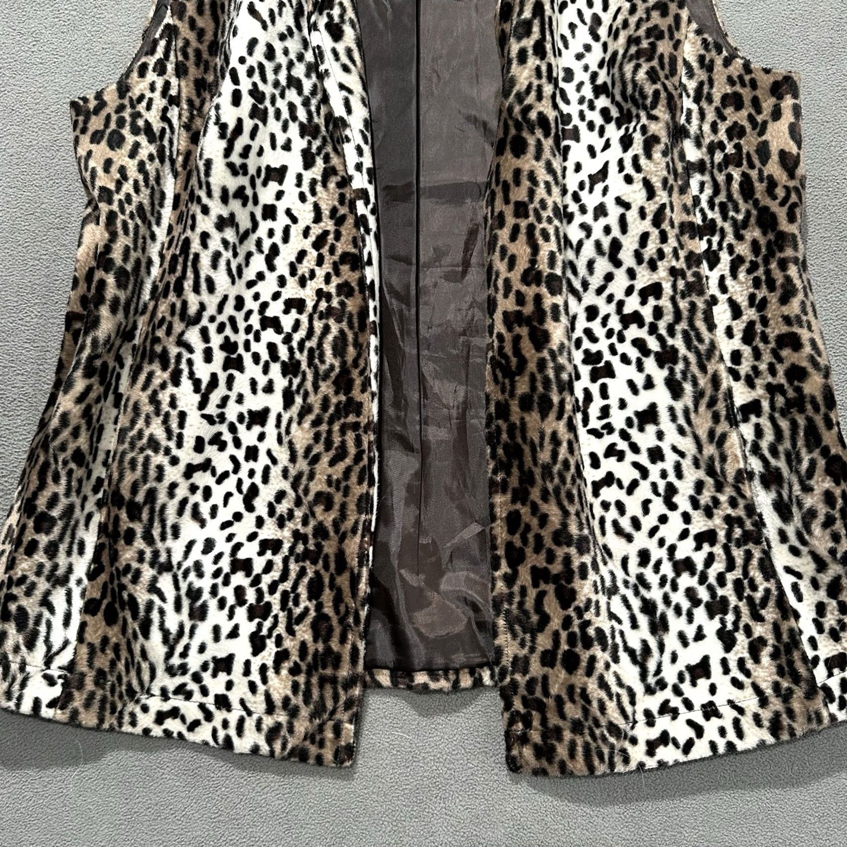 Vintage Chico's Vest Womens 1X Beige Cheetah Print Lined Open Front Faux Fur EUC Shirt Womens Size XL / US 12-14 / IT 48-50 - 7 Thumbnail