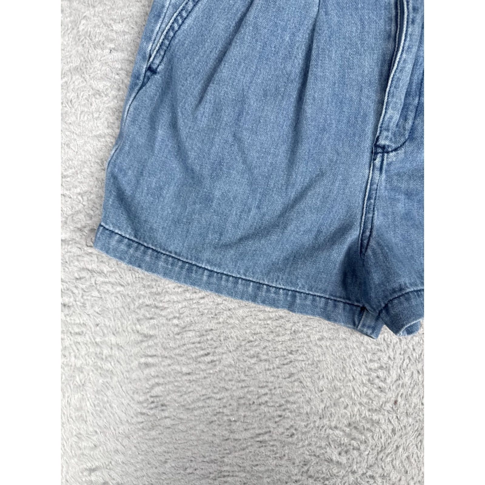 Volcom Volcom Denim Shorts Womens XS Blue High Rise Paperbag Pleated Elastic Waist 3" Summer Beach Casual Womens XS Blue Denim Paperbag Shorts Volcom Size 26" / US 2 / IT 38 - 3 Thumbnail