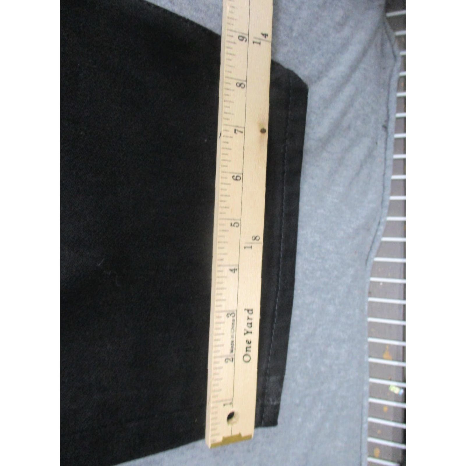 Levi's VINTAGE Levi's 501 Jeans Mens 41x32 Black Button Fly Denim 100% Cotton Straight Leg Leather Back Patch Red Tab Pockets Mens Size US 40 / EU 56 - 6 Thumbnail
