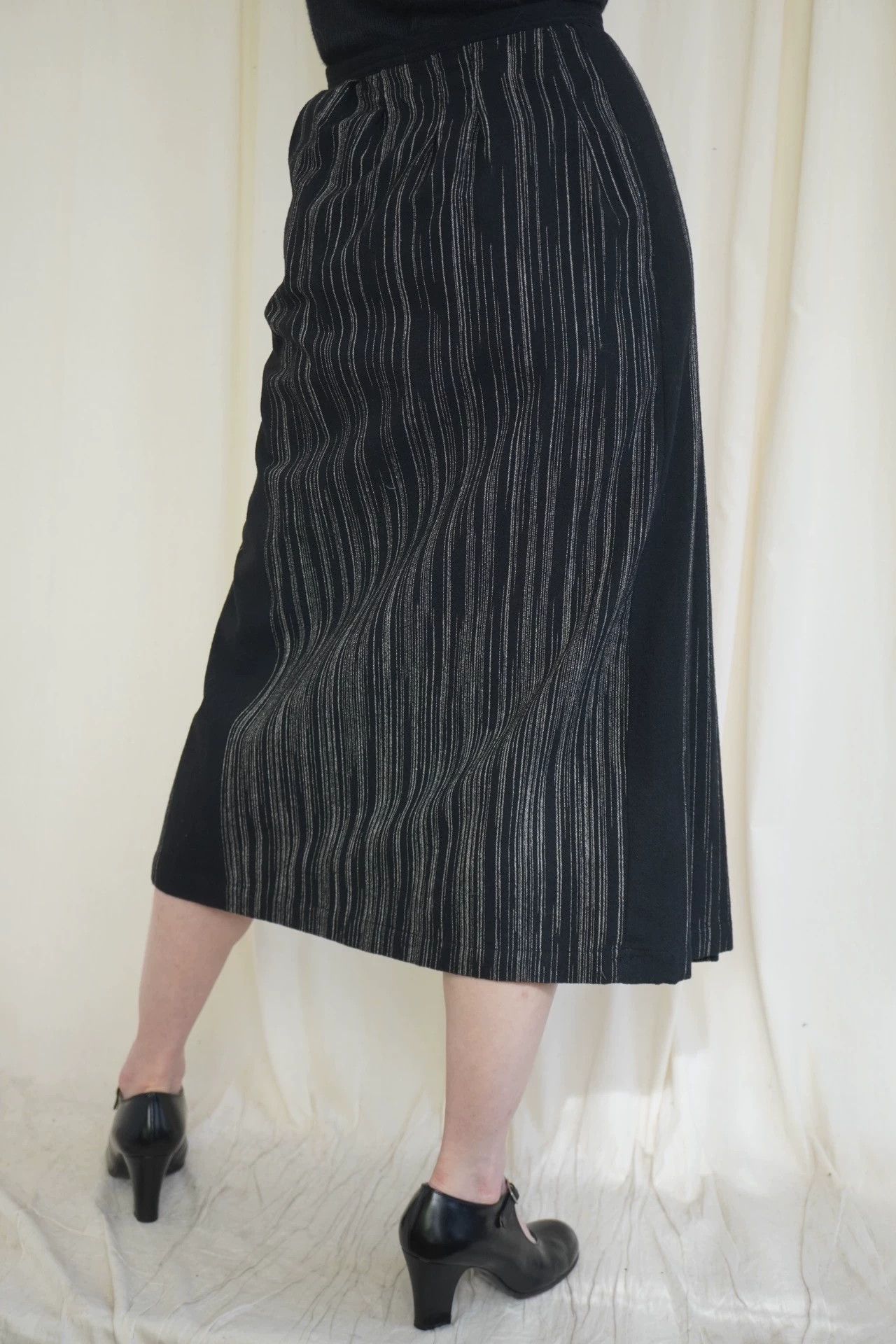 Comme des Garcons CDG 1980s White Embroidered Topstitch Pleated Wool Skirt XS Size 25" / US 0 / IT 36 - 5 Thumbnail