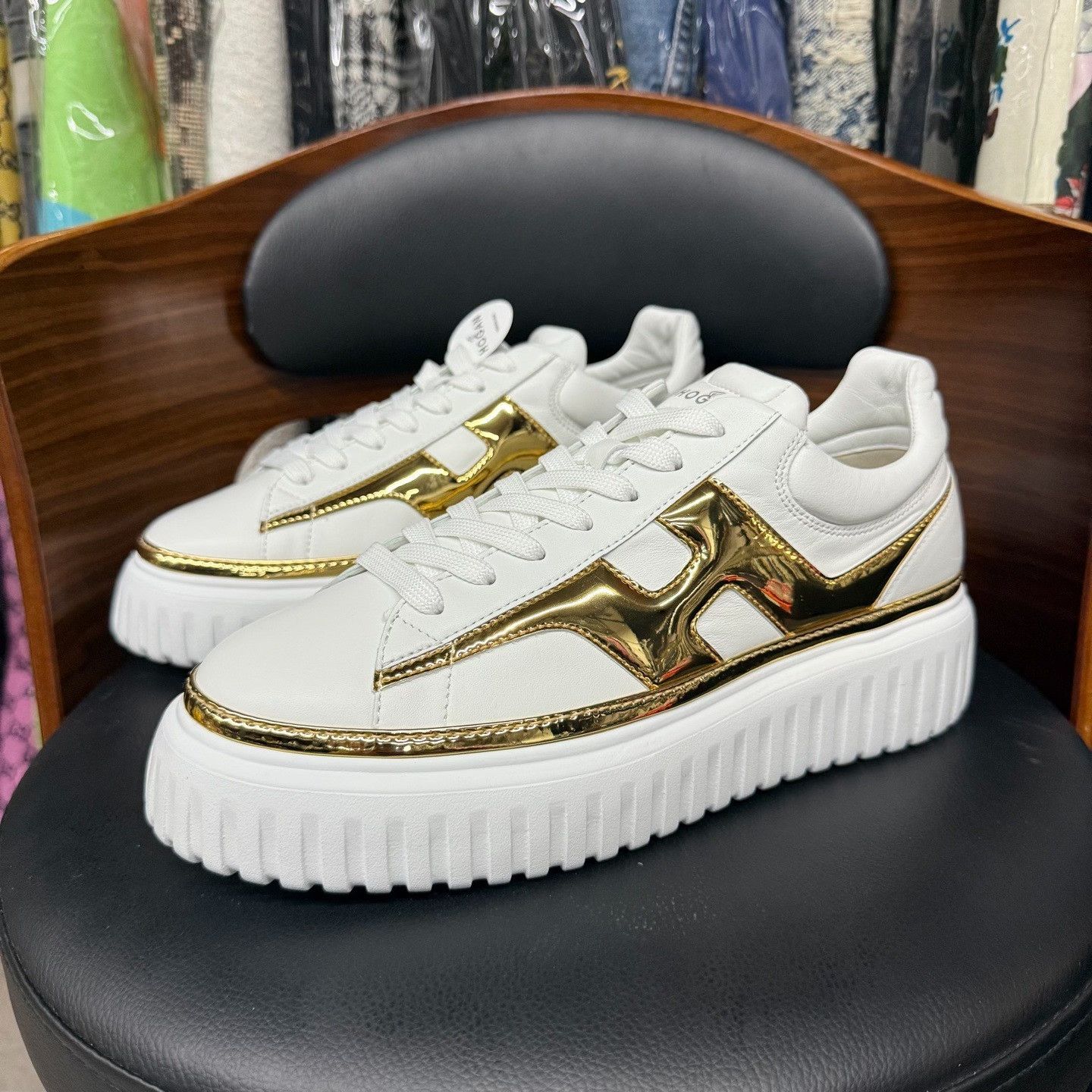 Hogan Hogan Retro White Lowtop Sneakers 8 Men Size US 8 / EU 41 - 1 Thumbnail