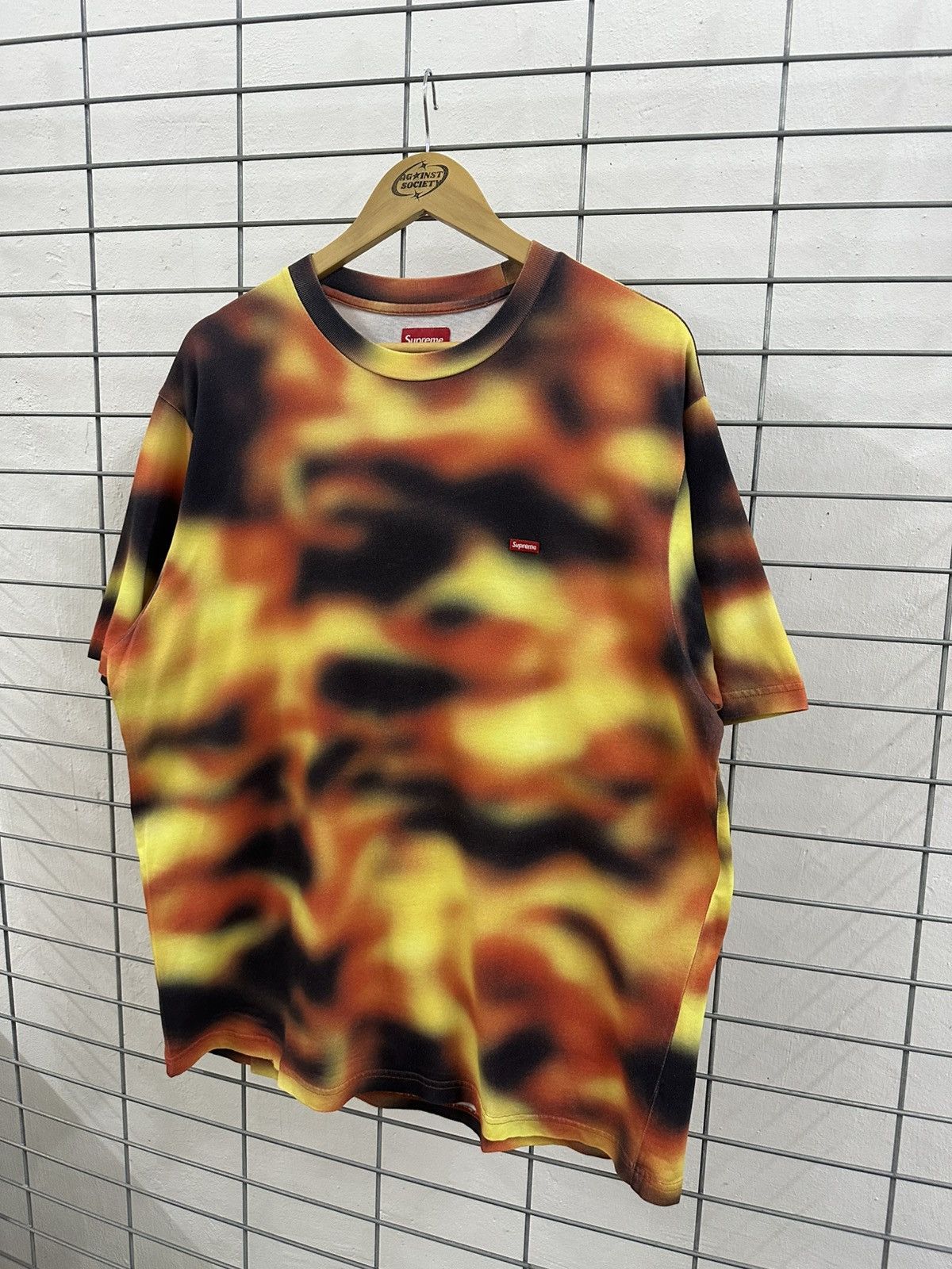 Supreme Rare And Beautiful Supreme SS23 Small Box Logo Flame Tee Size US L / EU 52-54 / 3 - 3 Thumbnail