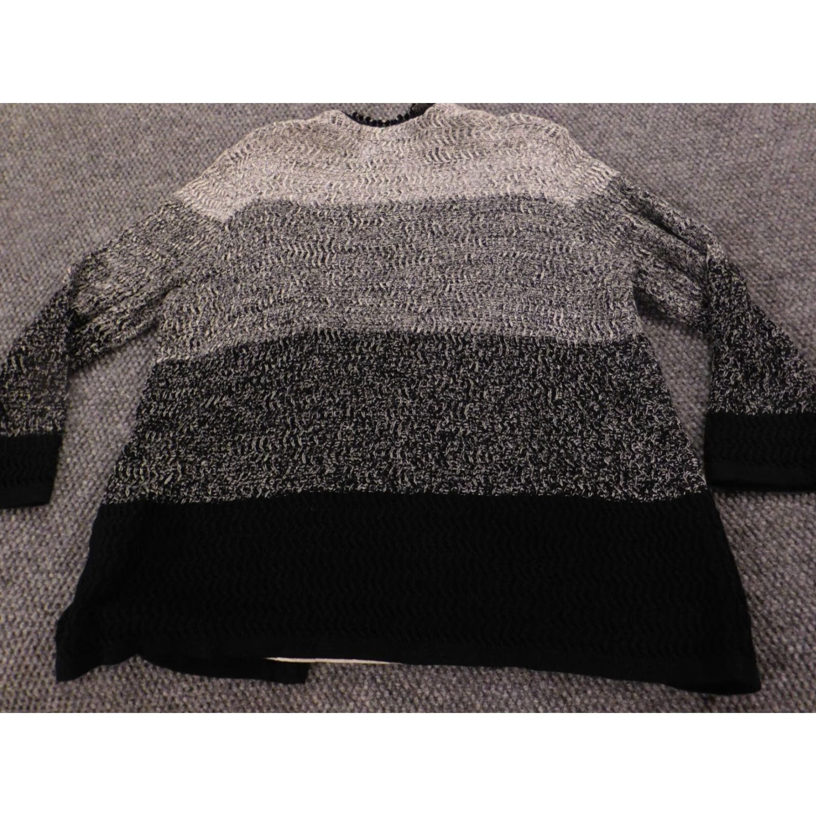 Vintage Alfred Dunner Womens Sweater Medium Gray Pullover Crew Neck Long Sleeve Stretch Brushed Knit Button Accent Casual Modern American Pattern Solid ķ Size M / US 6-8 / IT 42-44 - 6 Thumbnail
