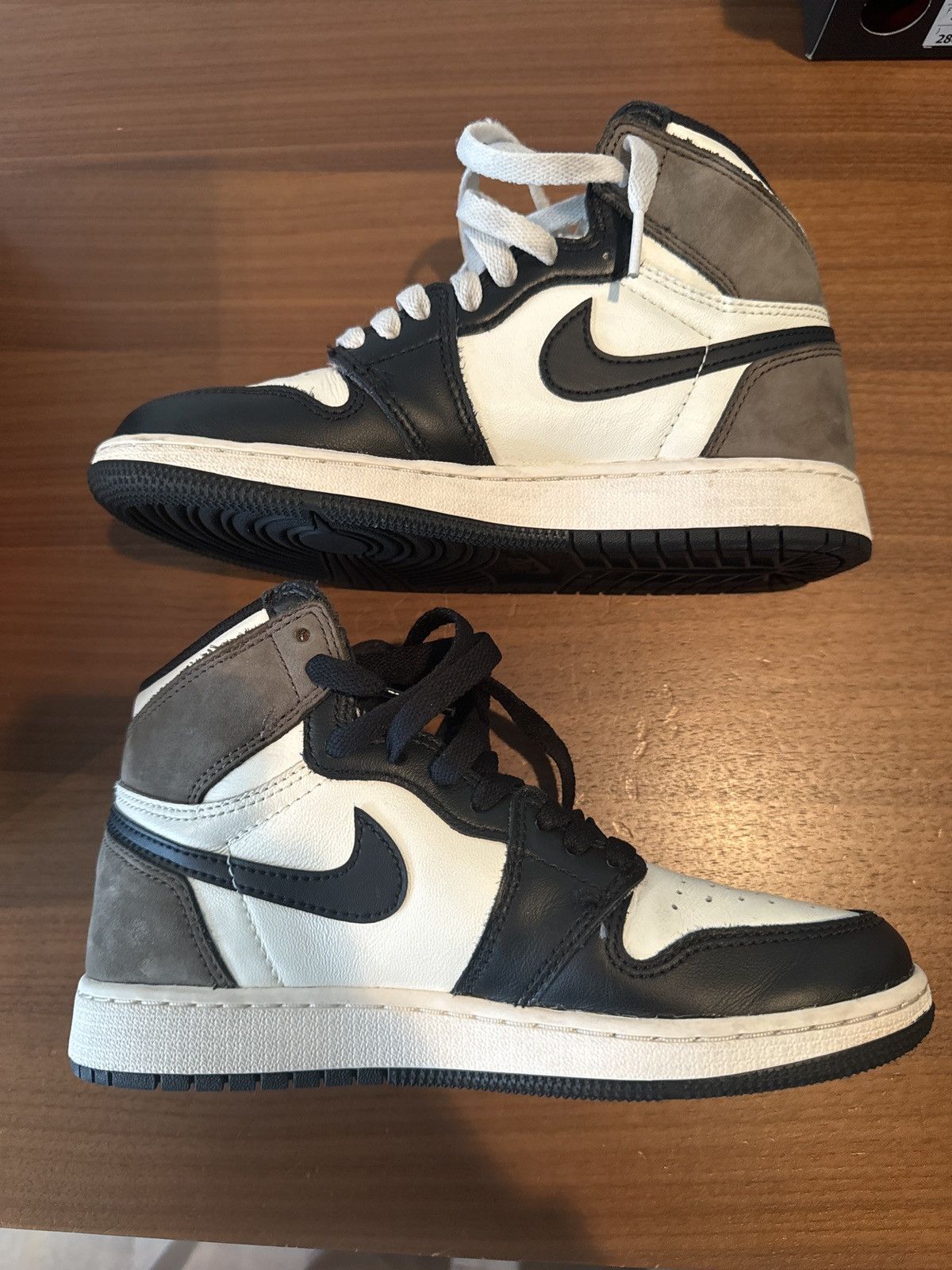 Jordan Brand Air Jordan 1 Mocha Size US 5 / EU 37 - 2 Thumbnail