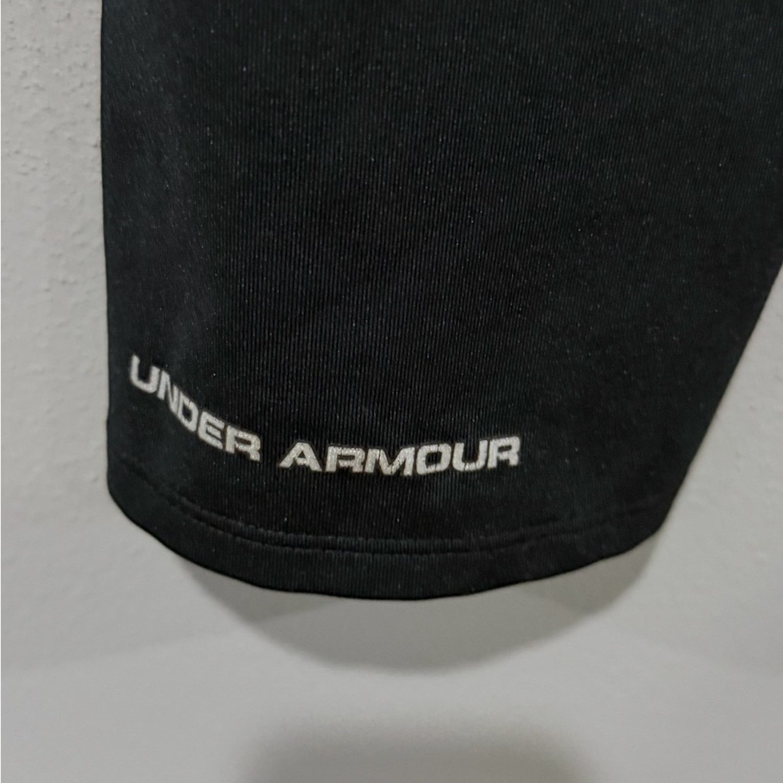 Under Armour Under Armour AllSeasonGear Capri Leggings Black/Pink Size SM Size 28" / US 6 / IT 42 - 4 Thumbnail