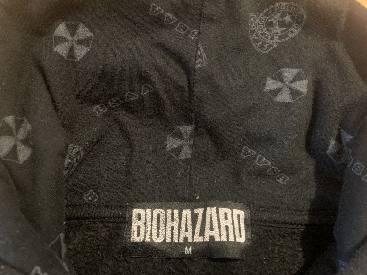 Vintage Resident Evil Umbrella Corporation Hoodie Size US M / EU 48-50 / 2 - 6 Thumbnail