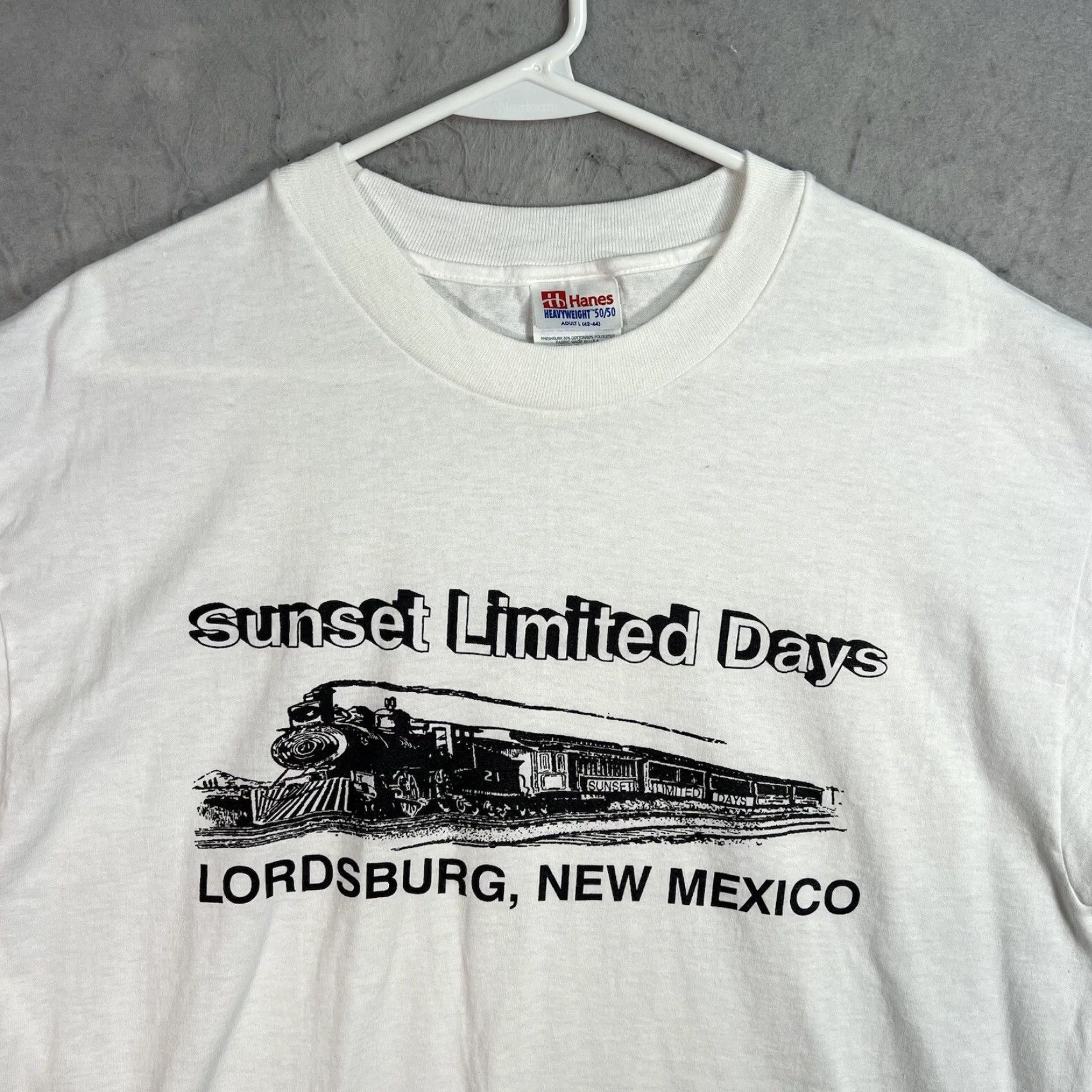 Vintage VINTAGE Southern Pacific Railroad Sunset Limited T Shirt Adult Large White Graphic Tee Men 1990s Train Merch Sportswear/Beach Shirts Size US L / EU 52-54 / 3 - 4 Thumbnail
