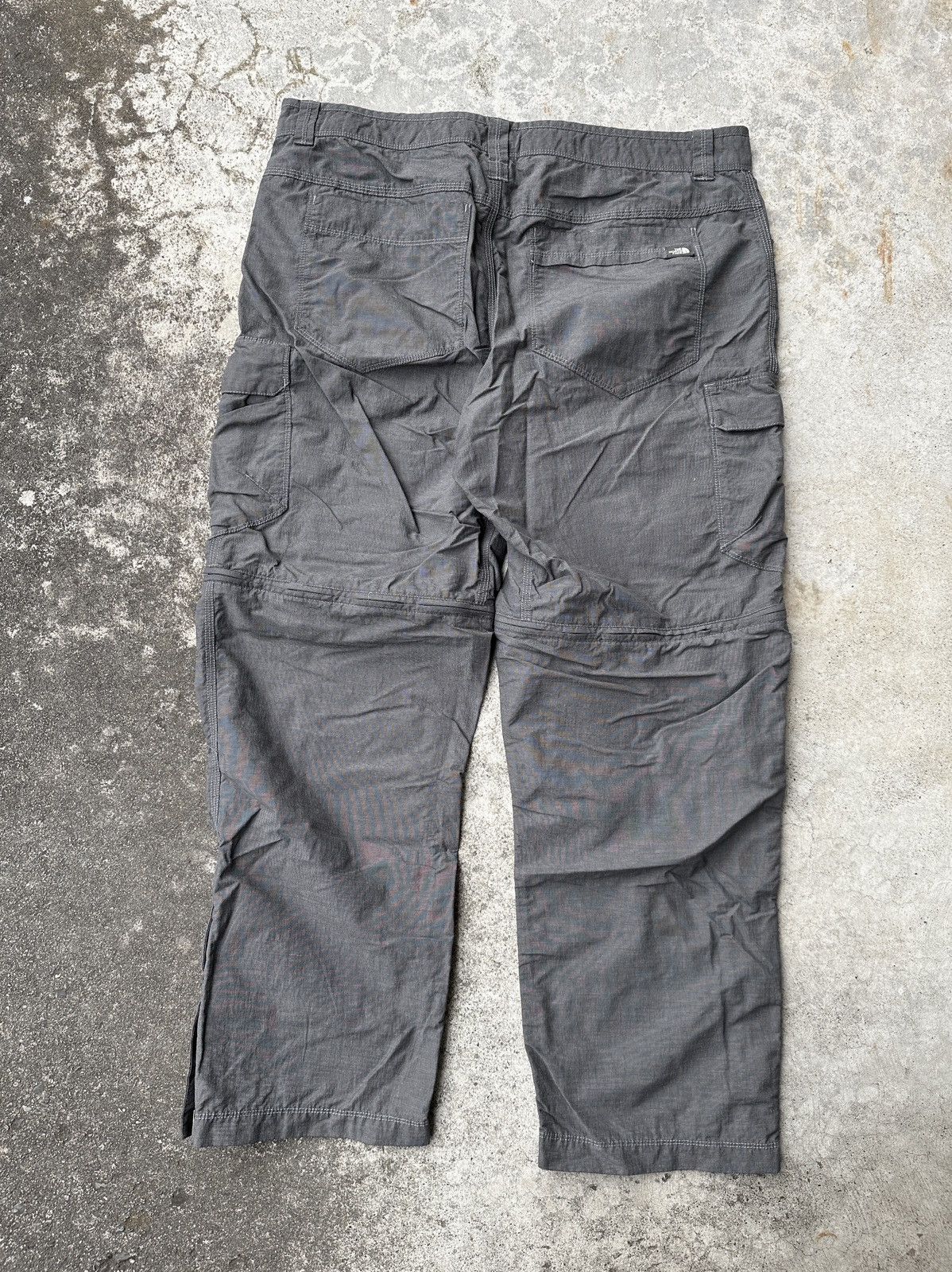 The North Face Charcoal TNF Convertible Outdoor Cargo Gorp pant Size US 36 / EU 52 - 2 Thumbnail