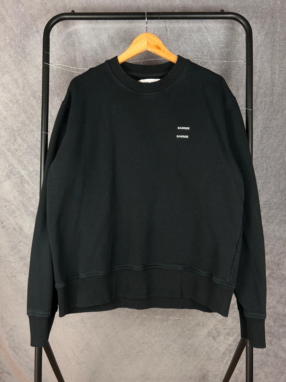 Designer × Samsoe Samsoe Samsoe Samsoe black crewneck mini logo print Size US L / EU 52-54 / 3 - 1 Thumbnail