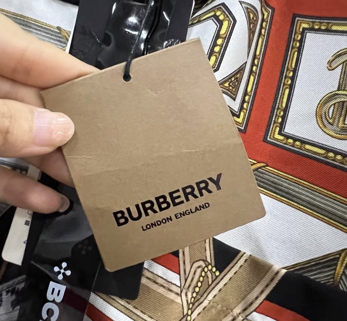 Burberry Burberry Color-block Pattern Printed Shirt J41 Size XS / US 0-2 / IT 36-38 - 5 Thumbnail