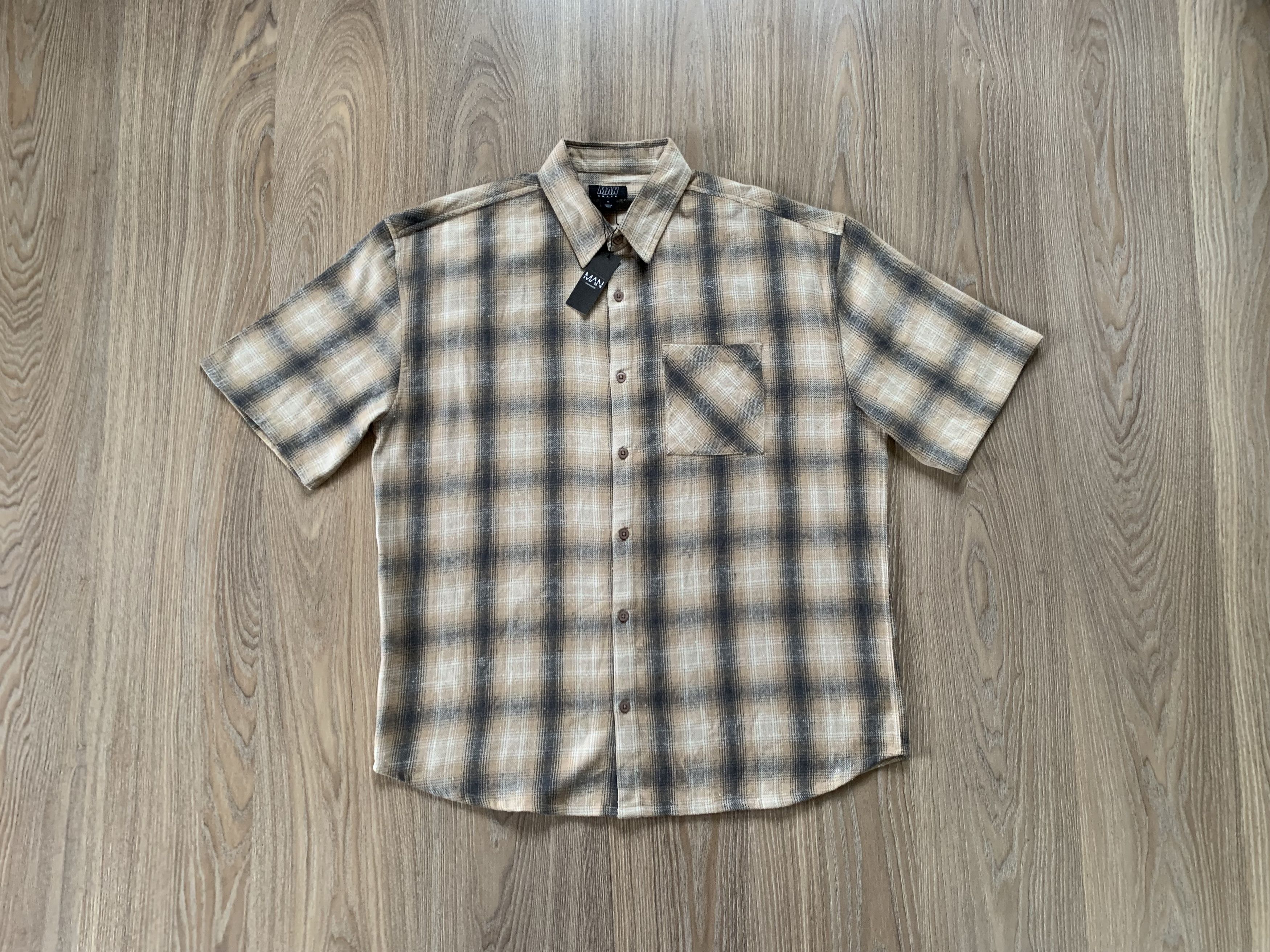 Boohoo Boohoo Man Skate Beige Flannel Short Sleeve Shirt Size US M / EU 48-50 / 2 - 10 Thumbnail