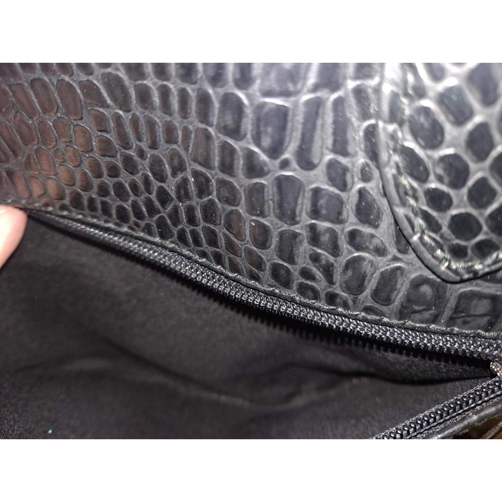 Liz Claiborne Liz Claiborne Faux Snake Skin Black Satchel Hand Bag Shoulde Size ONE SIZE - 7 Thumbnail