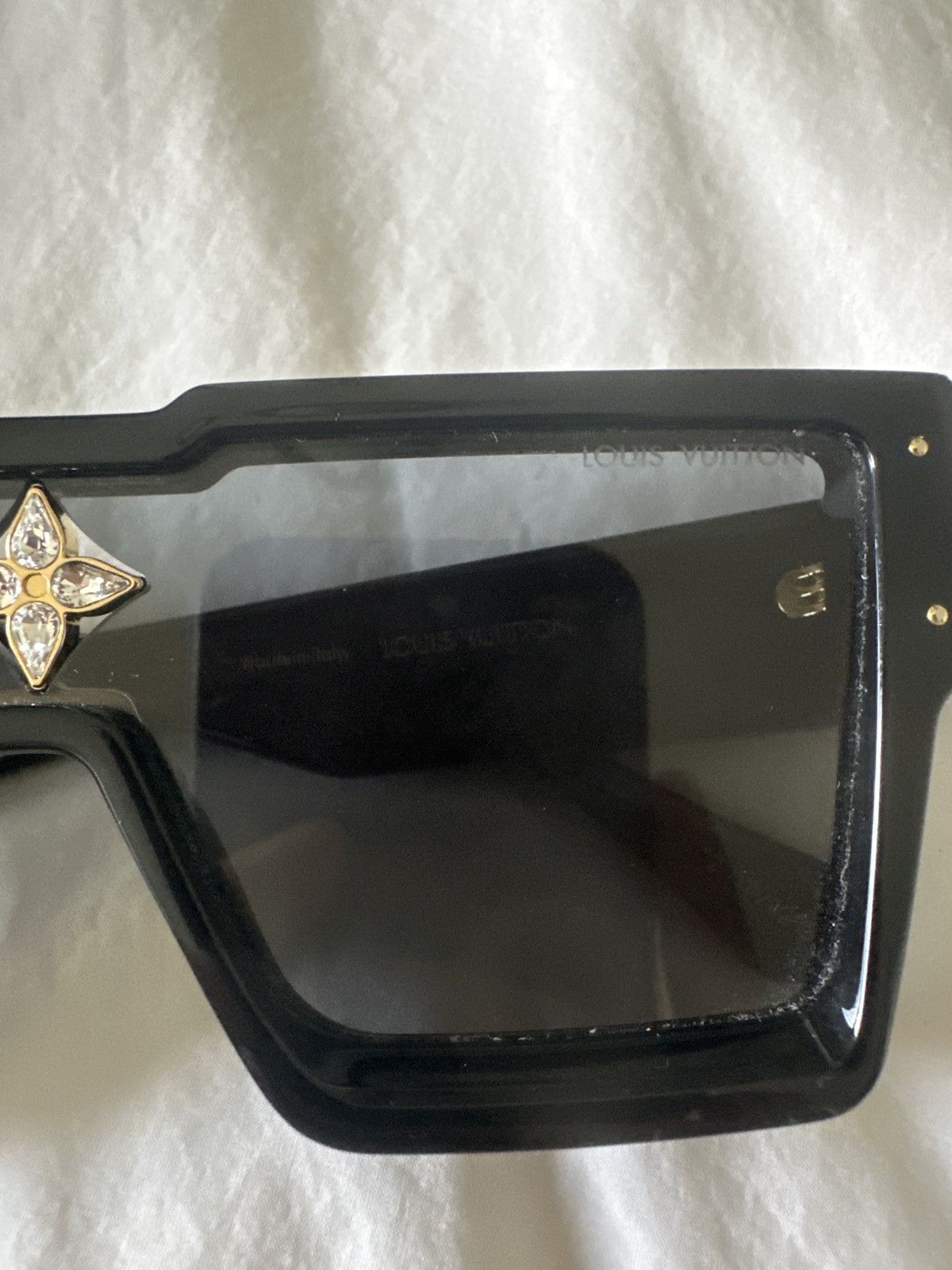 Louis Vuitton LOUIS VUITTON CYCLONE SUNGLASSES Size ONE SIZE - 5 Thumbnail
