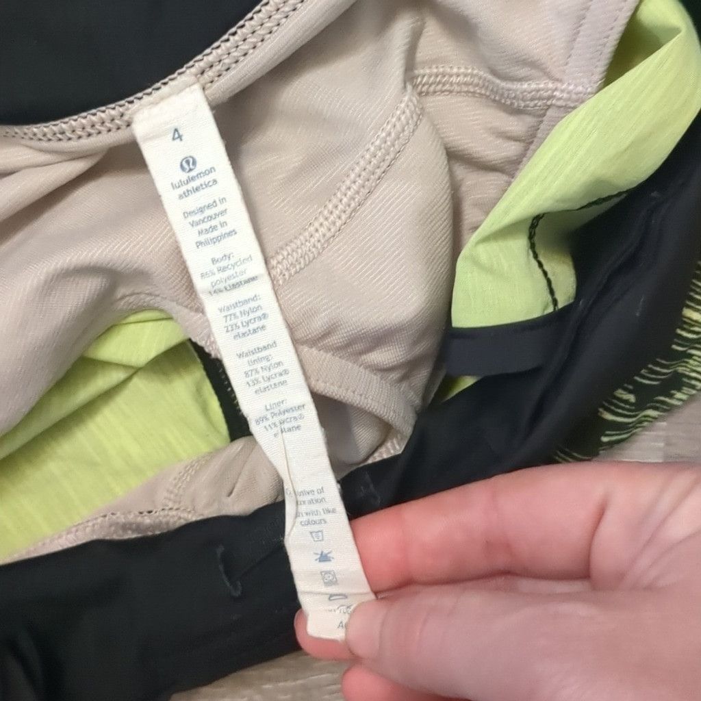 Lululemon Lululemon down pour line light/ black speed shorts size 4 Size 27" / US 4 / IT 40 - 7 Thumbnail