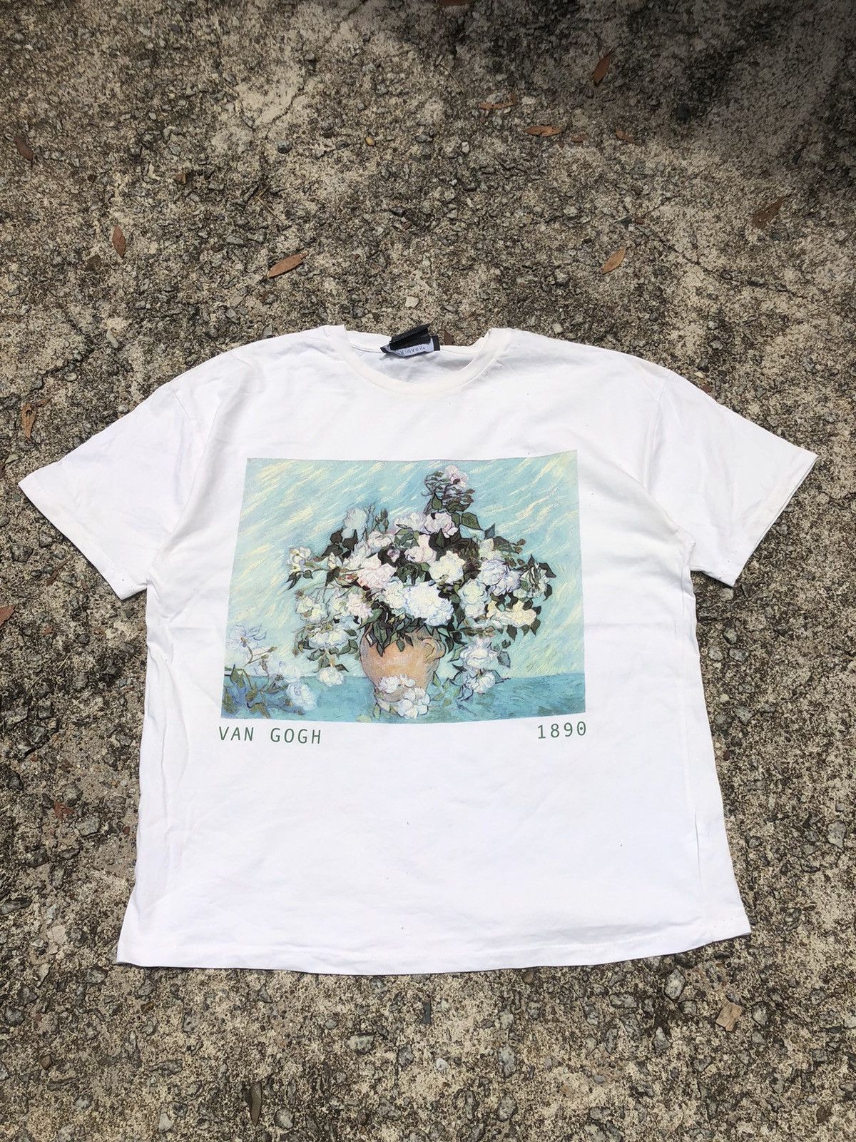 Vintage Vintage Primark X Vincent Van Gogh Roses 1980 Art Tshirt Size US XL / EU 56 / 4 - 1 Thumbnail