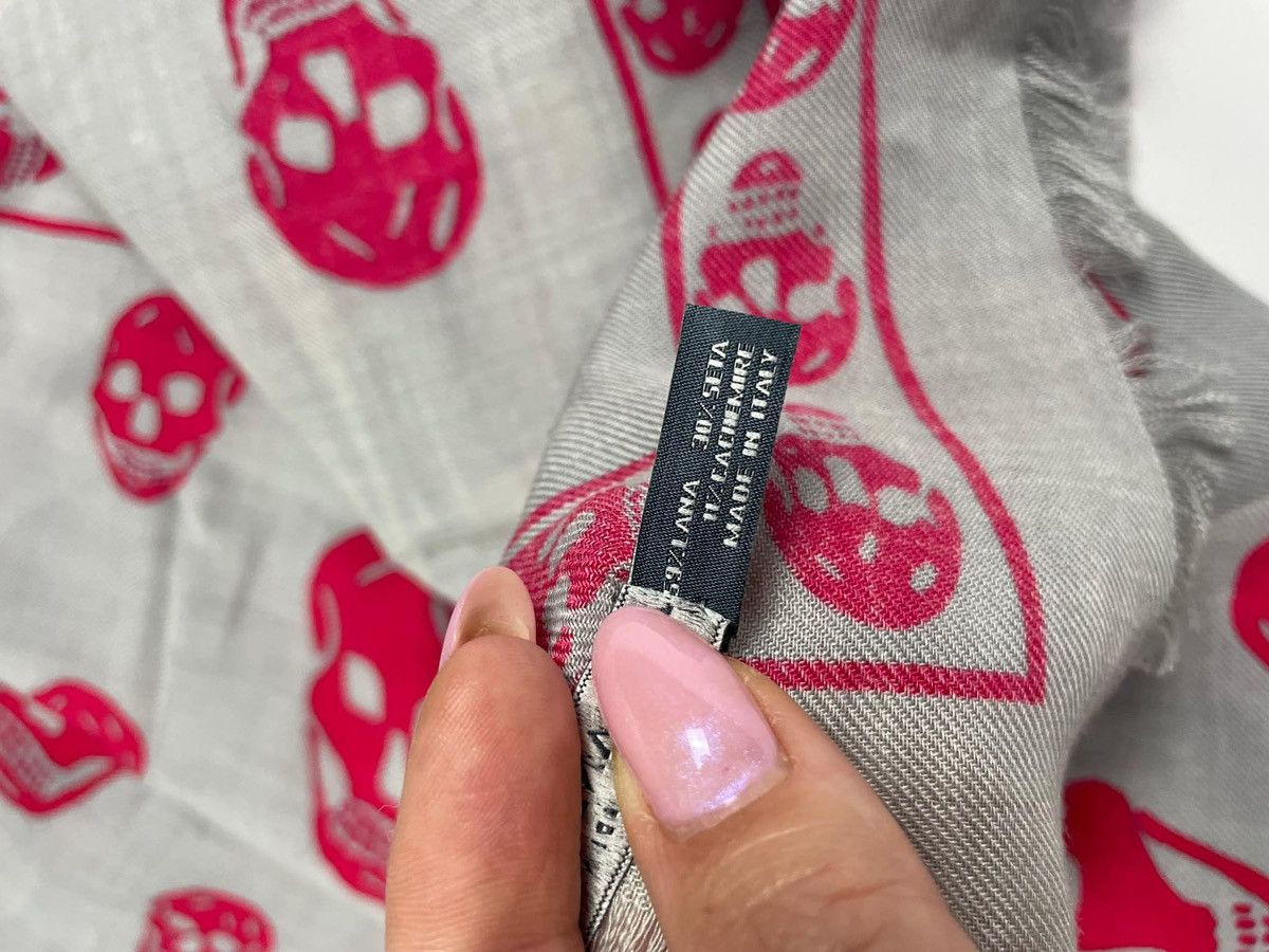 Alexander McQueen × Japanese Brand Alexander Mcqueen Vintage Scarf Skull Japan Size ONE SIZE - 2 Thumbnail