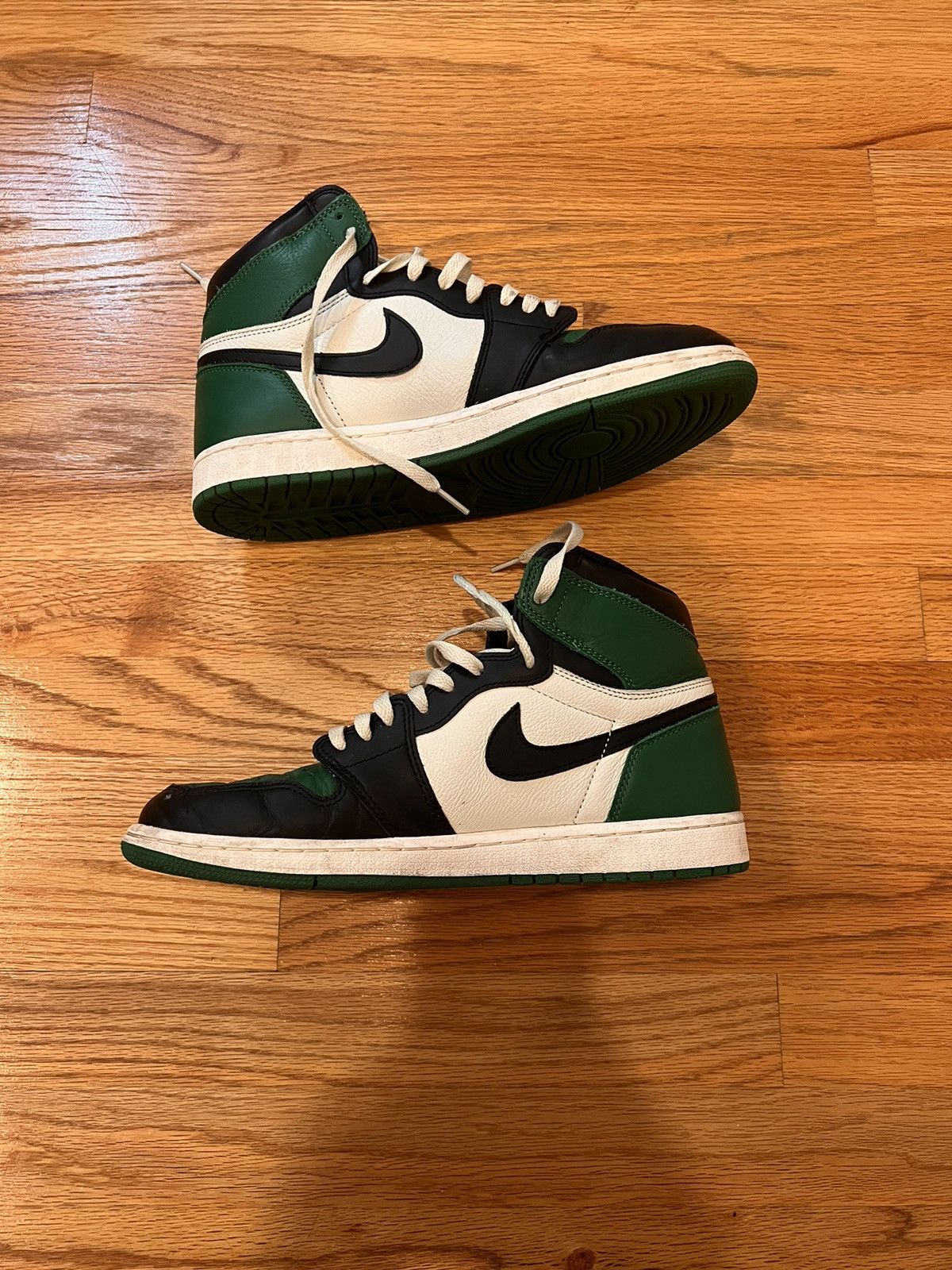 Jordan Brand Pine Green 1’s Size US 11 / EU 44 - 2 Thumbnail