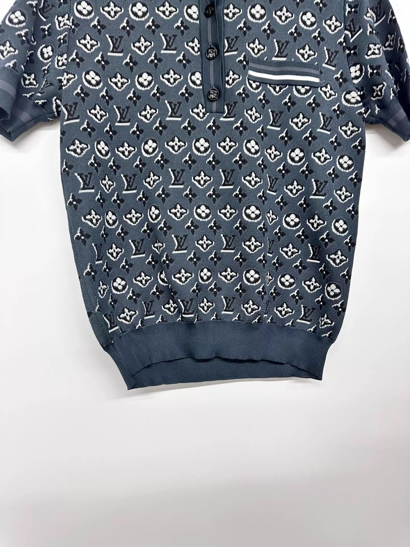 Louis Vuitton LV All Over Print Top M 39/92/59 Size M / US 6-8 / IT 42-44 - 6 Thumbnail