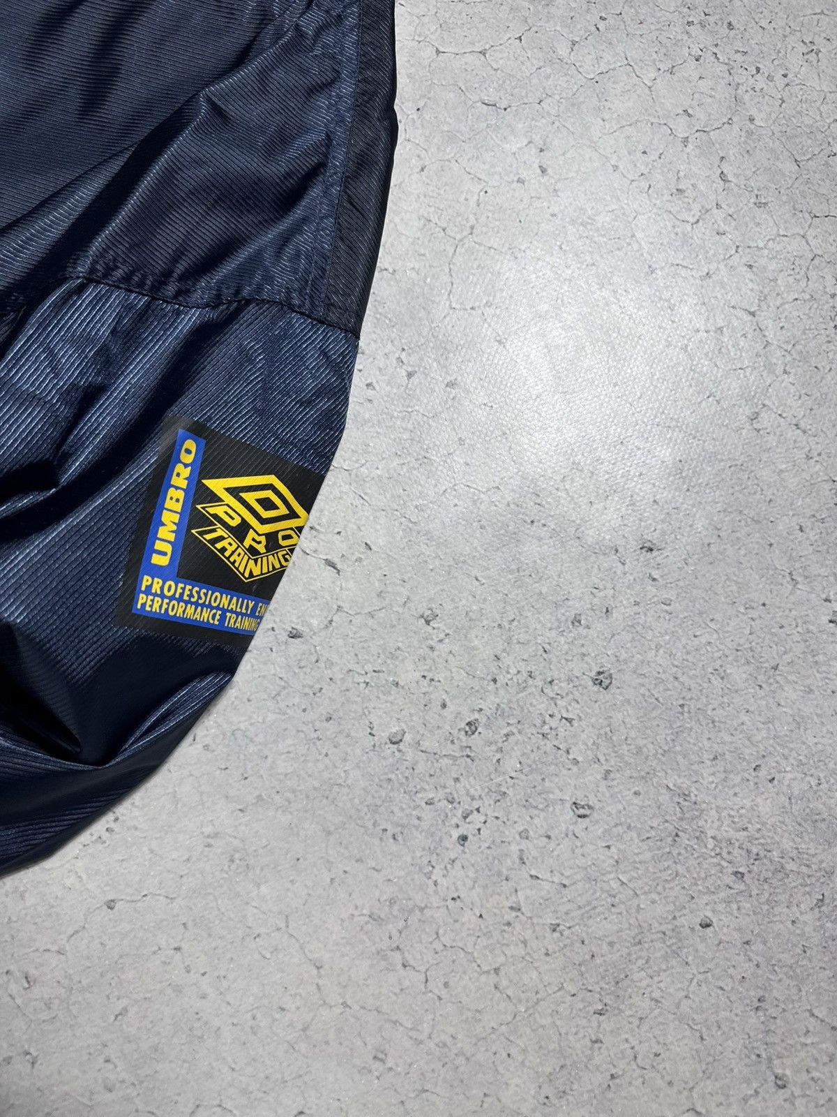 Umbro Umbro Pro Training Big Logo Nylon Light Jacket Vintage Size US XXL / EU 58 / 5 - 3 Thumbnail