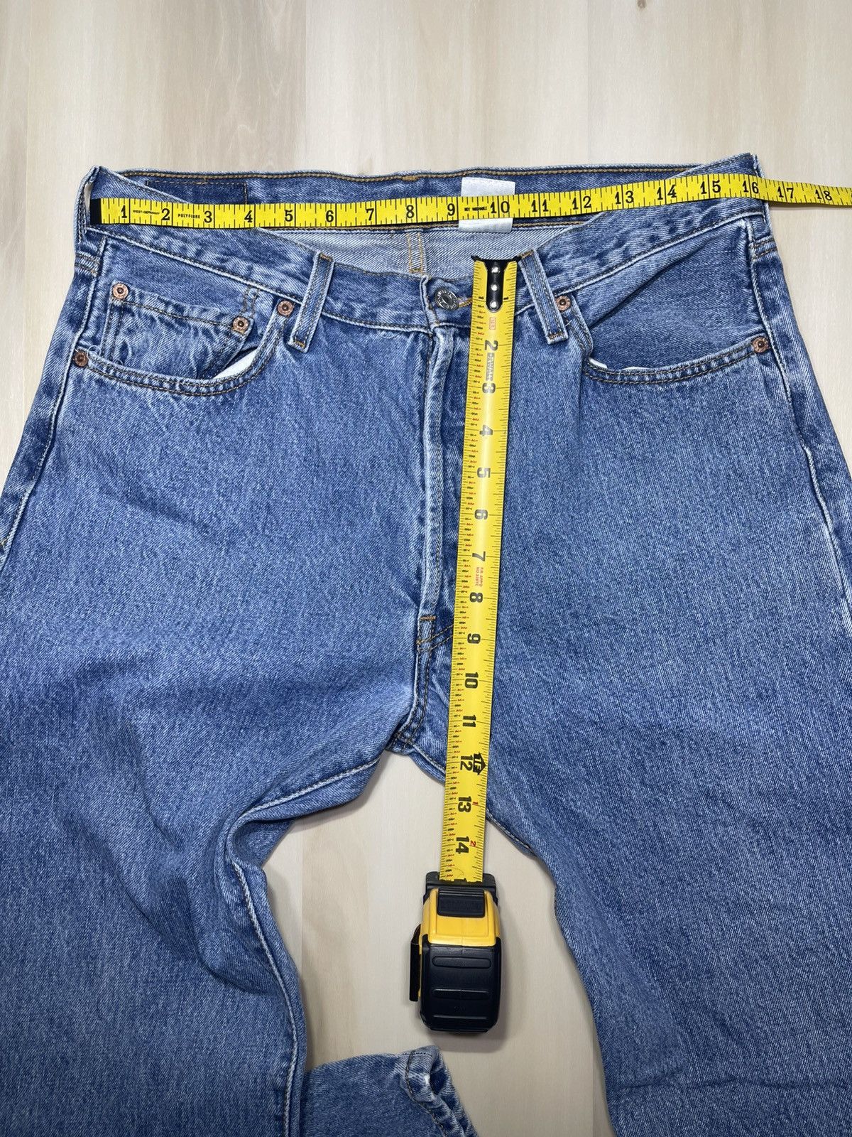 Levi's Vintage Clothing Vintage Levis 501XX Mens Jeans 35x30 Blue Y2K Button Fly Size US 35 - 6 Thumbnail