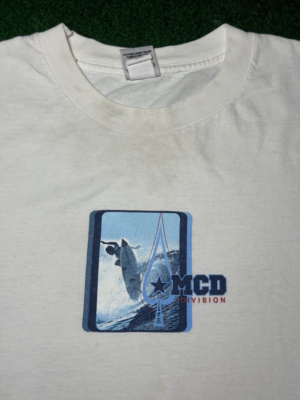 Vintage Vintage MCD Division Surfer Beach Skater Grunge T Shirt Size US L / EU 52-54 / 3 - 2 Thumbnail