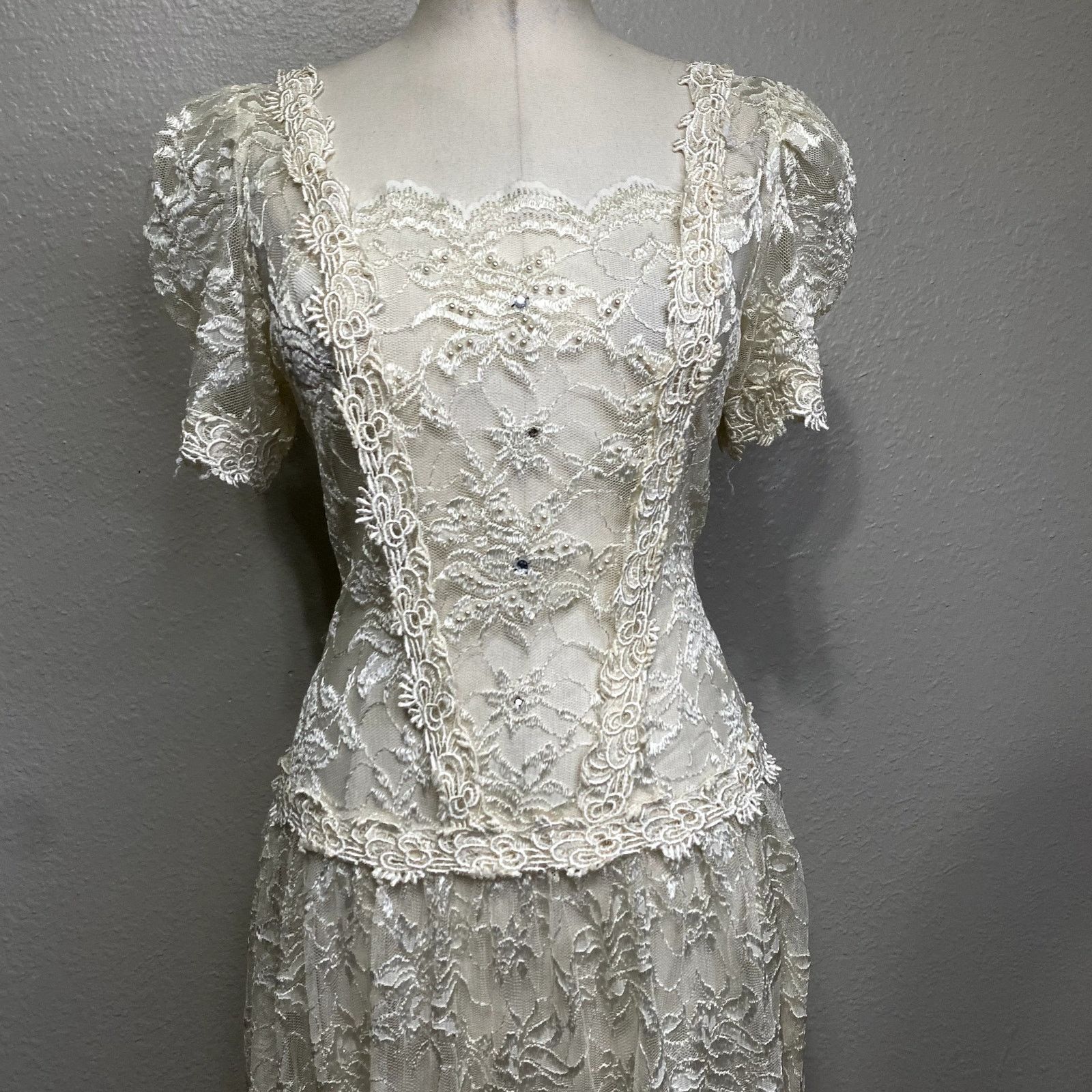 Other Beautiful VIntage 60's Sheer Lace Beaded Wedding Dress Size L / US 10 / IT 46 - 7 Thumbnail