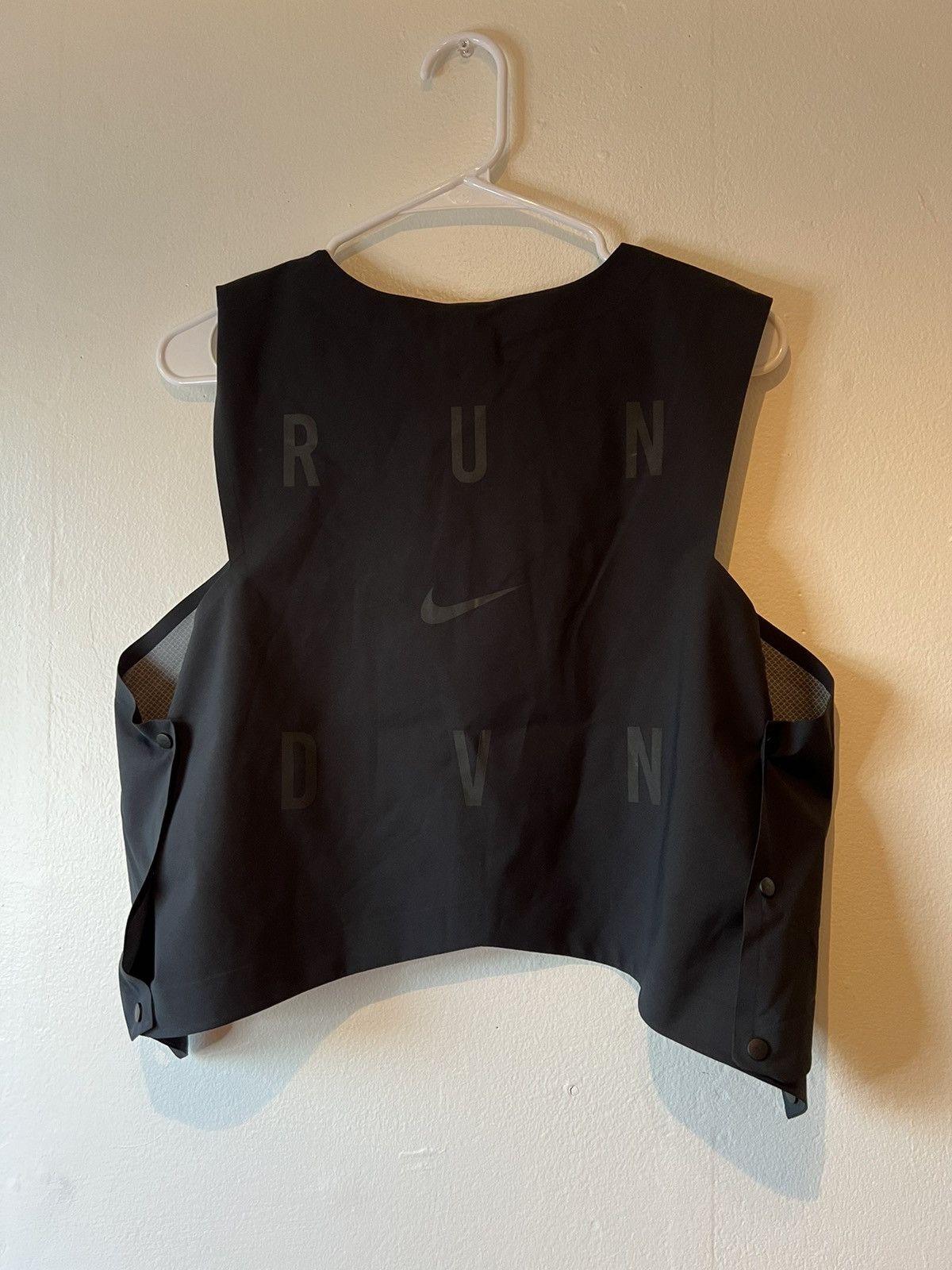 Nike Nike Run Division Black Storm Fit Snap Button Vest Size M Size M / US 6-8 / IT 42-44 - 4 Thumbnail