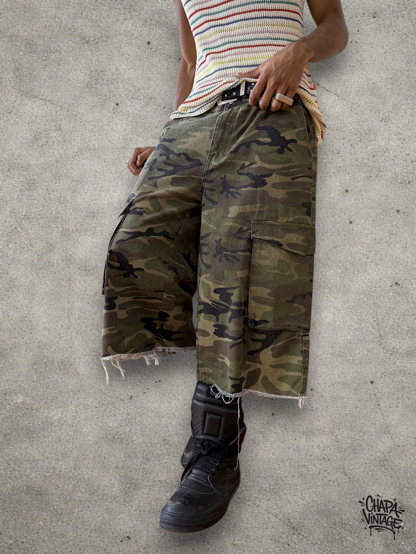 Vintage Cargo distressed jorts Size US 32 / EU 48 - 1 Thumbnail