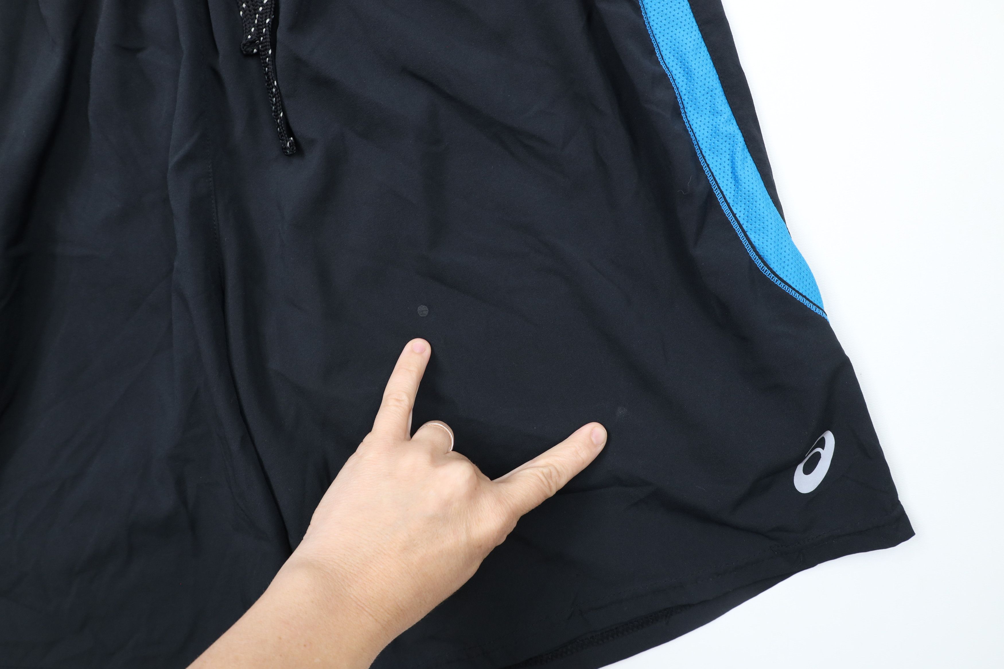 Asics × Vintage Vintage Asics Reflective Lined Gym Jogging Running Shorts Size US 34 / EU 50 - 6 Thumbnail