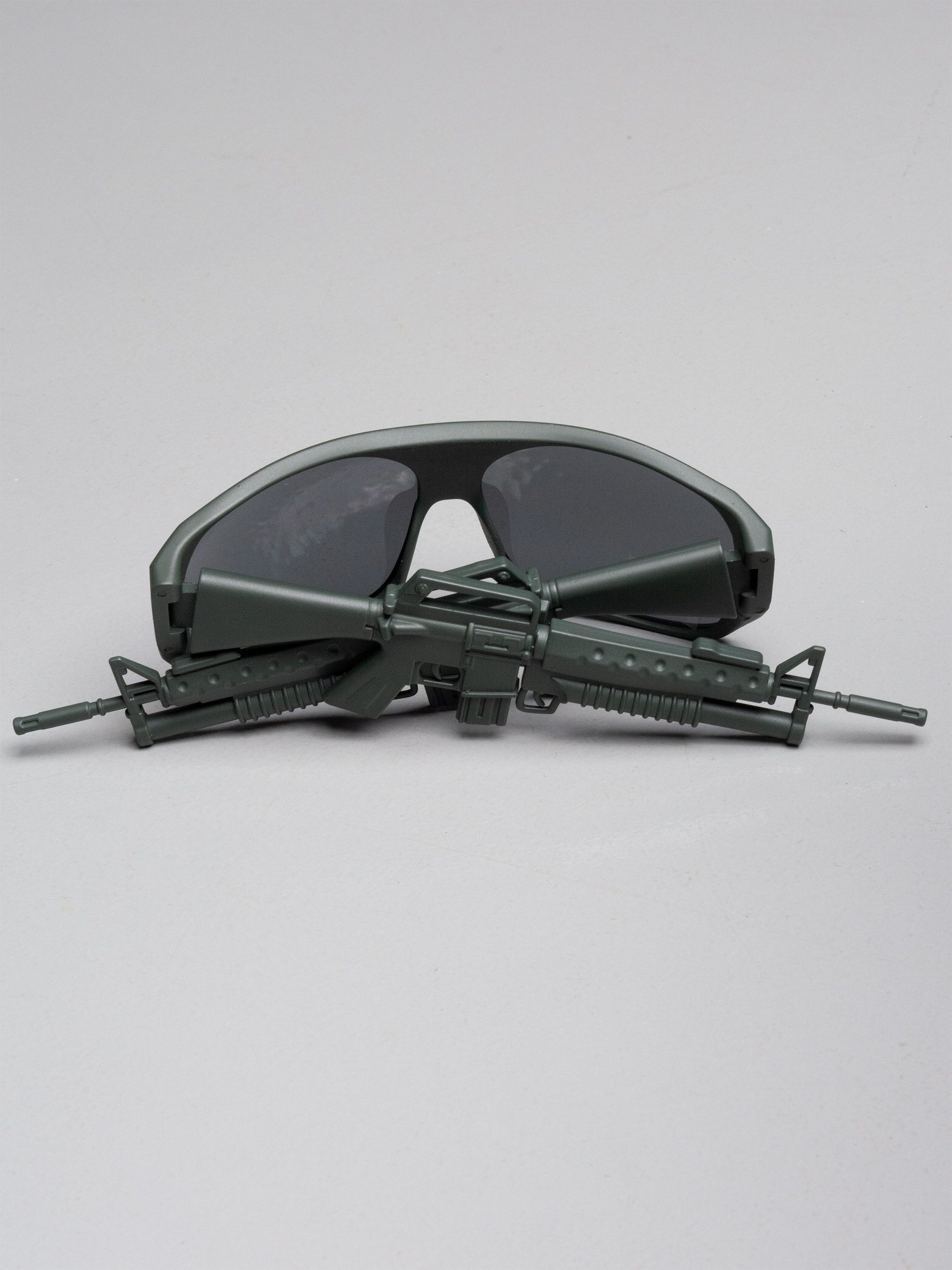 Jeremy Scott × Linda Farrow Linda Farrow X Jeremy Scott S/S 2013 rifle army sunglasses Size ONE SIZE - 6 Thumbnail