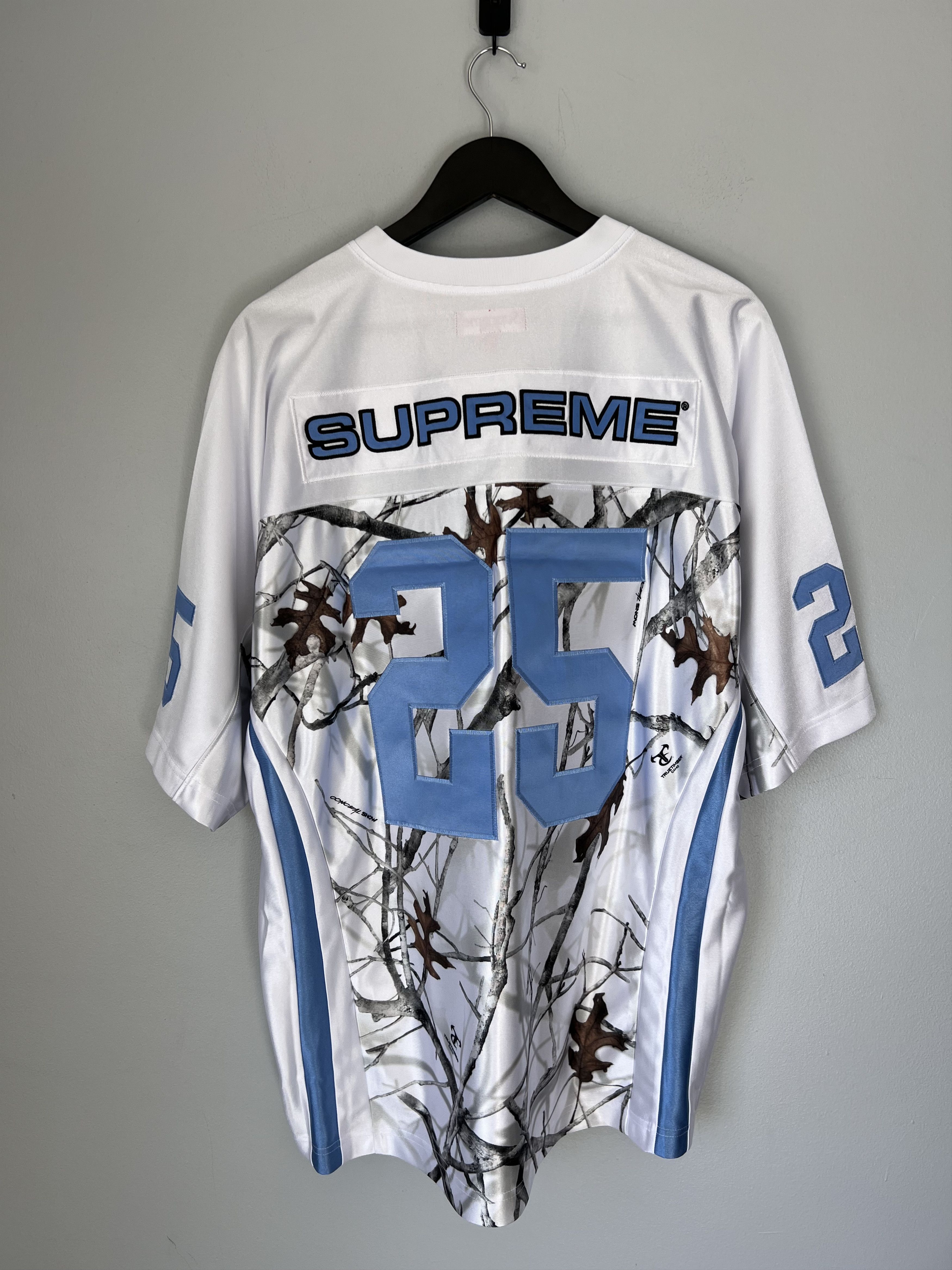 Supreme Supreme Breast Cancer Awareness Football Jersey White Camo Size US L / EU 52-54 / 3 - 5 Thumbnail