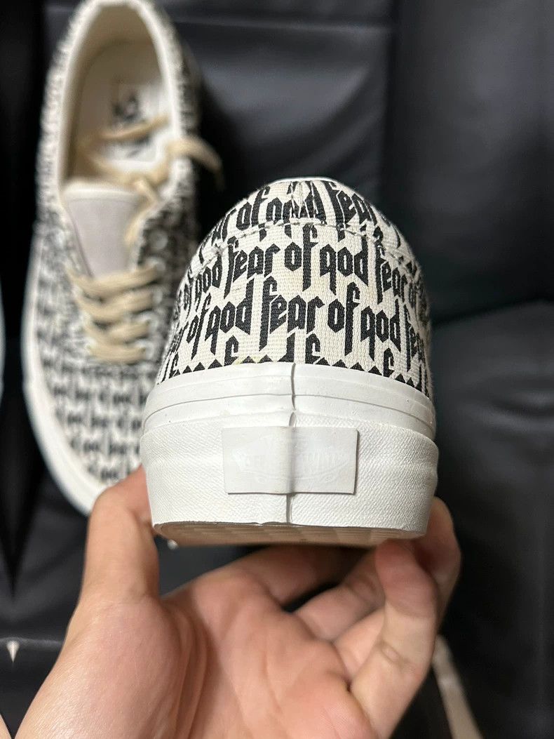 Fear of God Fear of God The first generation of co-branded canvas shoe Size US 10 / EU 43 - 4 Thumbnail
