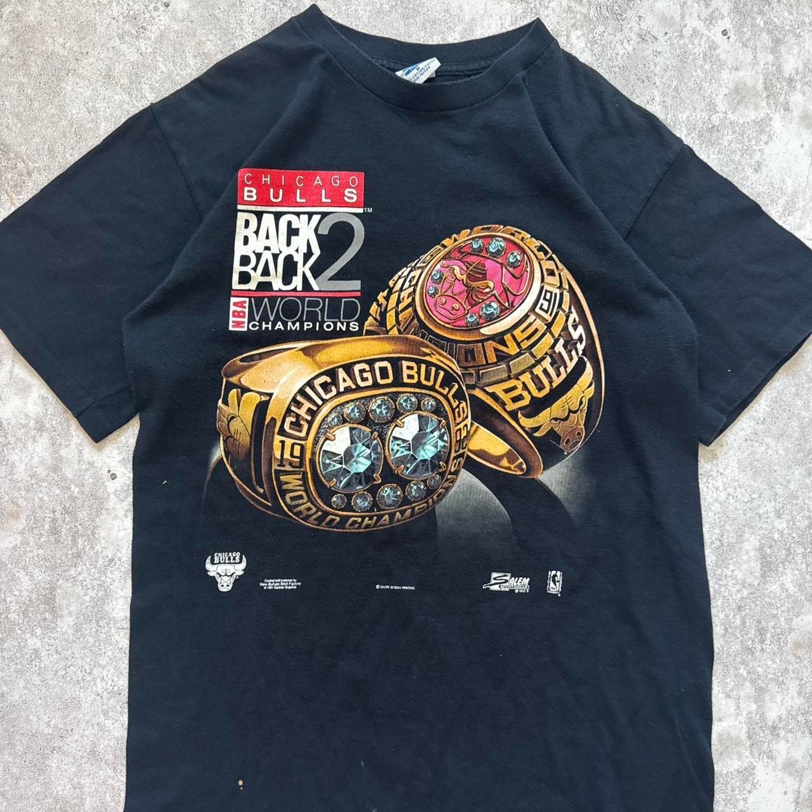 Salem Sportswear Vintage 90s Salem Sportswear Chicago Bulls T-Shirt – Size M Size US M / EU 48-50 / 2 - 1 Thumbnail