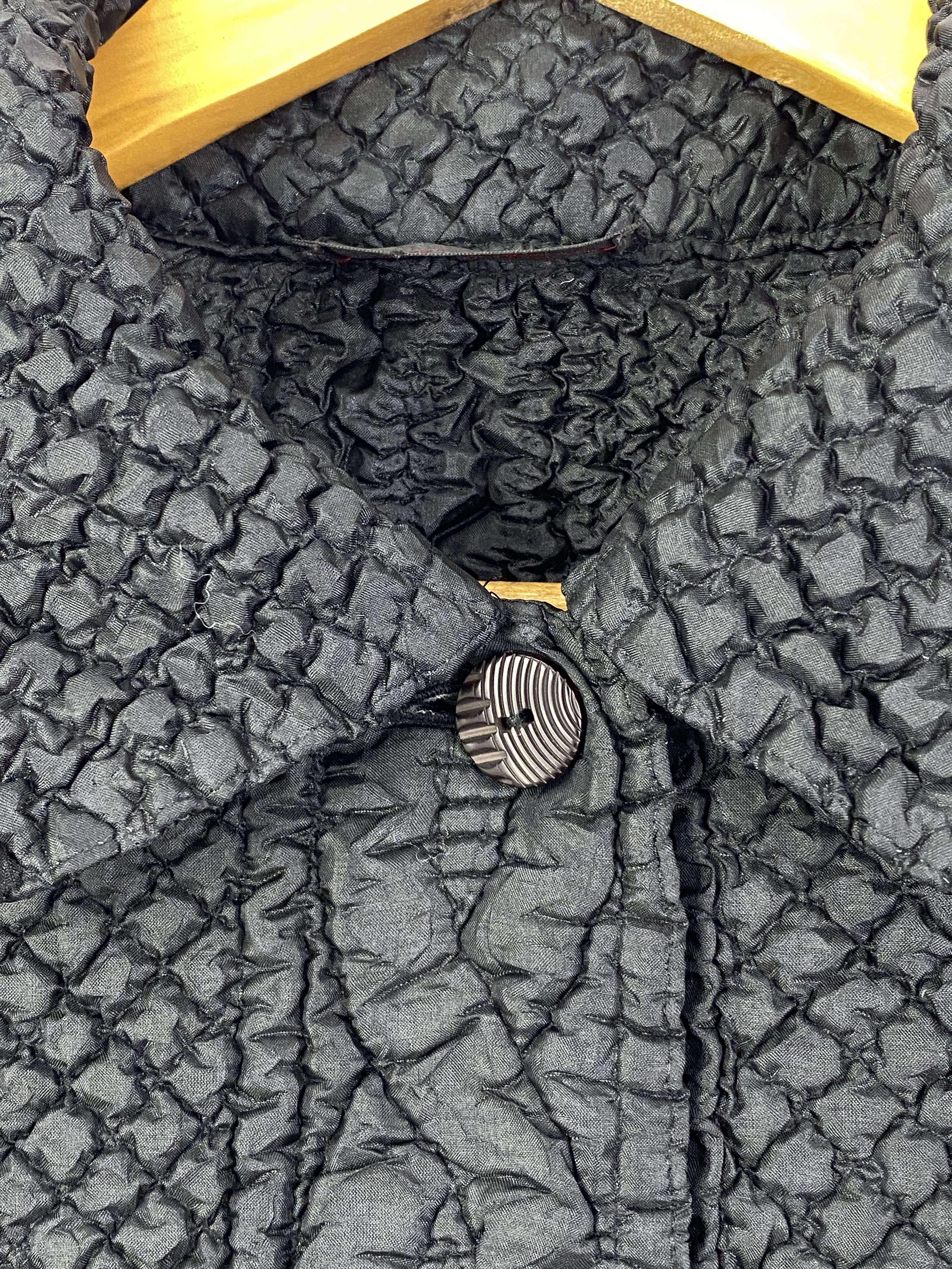 Japanese Brand Vintage Japanese Textured Smocked Quilted Jacket JA0226 Size US M / EU 48-50 / 2 - 6 Thumbnail